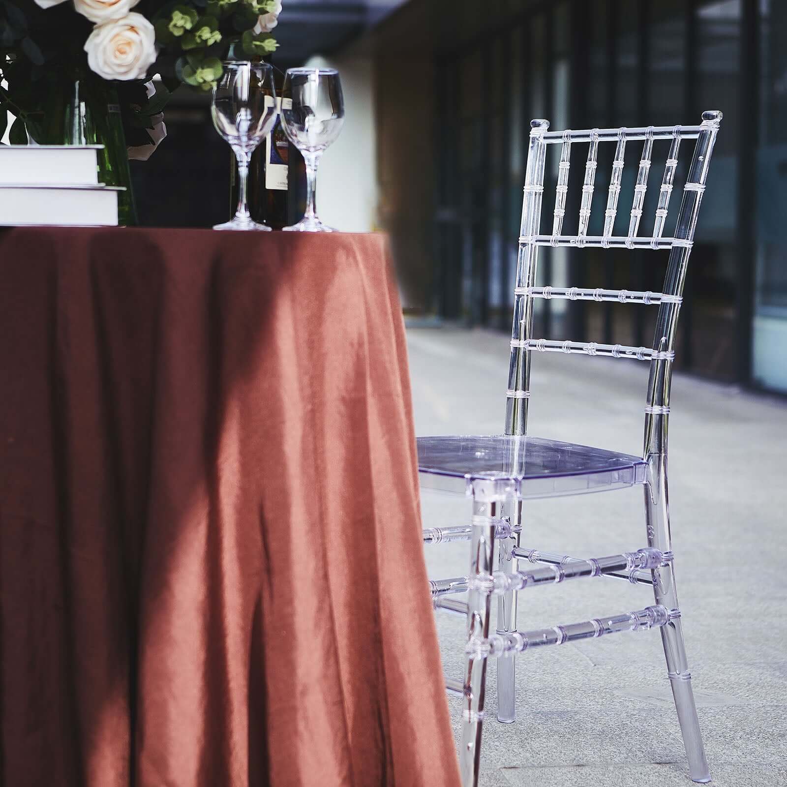 Resin Chiavari Chair Transparent and Stackable Clear - Sleek Armless Design for Weddings & Gatherings