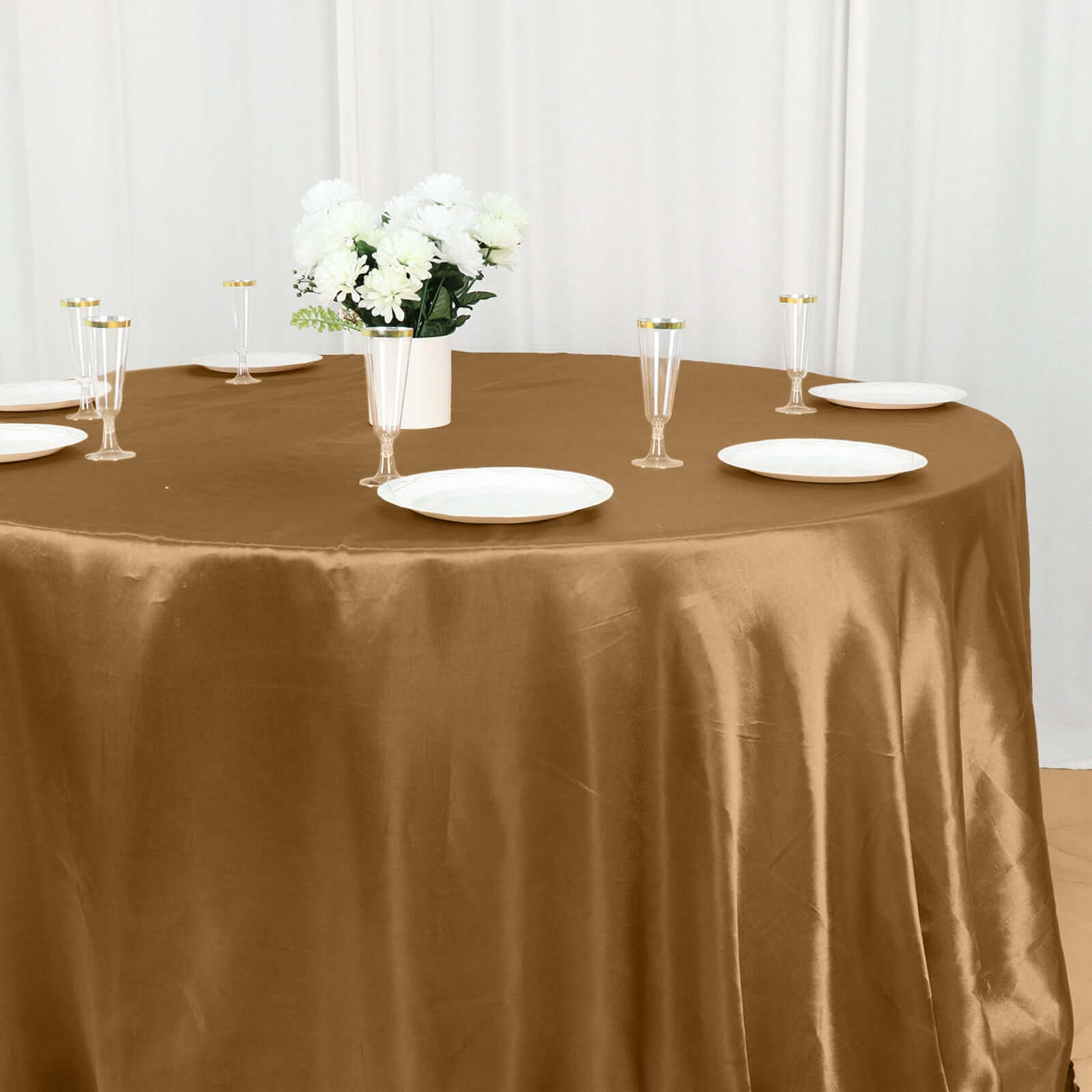Satin 132 Round Tablecloth Gold - Stylish Seamless Table Cover for Weddings & Events