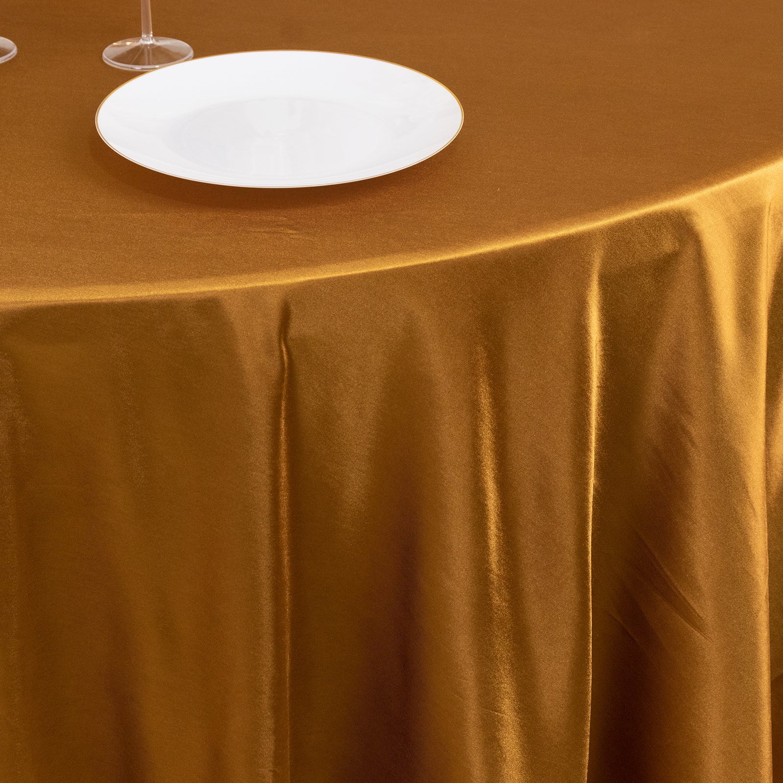 Premium Scuba Round 108 Tablecloth Shimmering Gold - Wrinkle Free & Stain Resistant Table Cover for Weddings and Parties