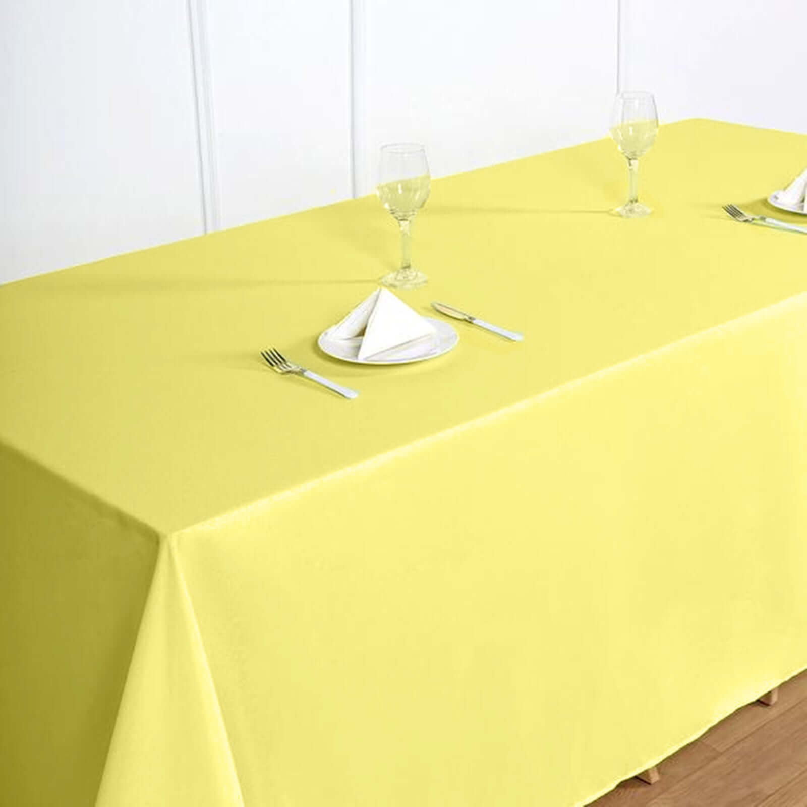 Polyester 90x132 Rectangle Tablecloth Yellow - Seamless Wrinkle-Resistant Table Cover