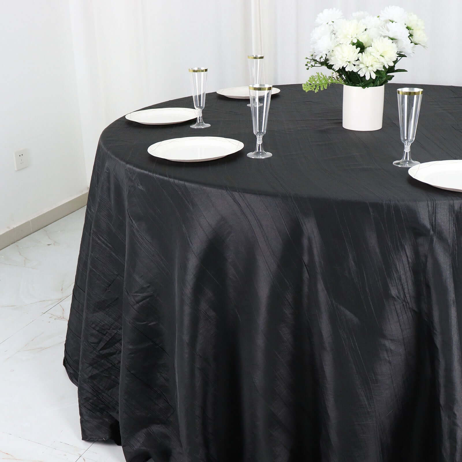 Taffeta 132 Round Tablecloth Black - Seamless Accordion Crinkle Design for Exquisite Occasions