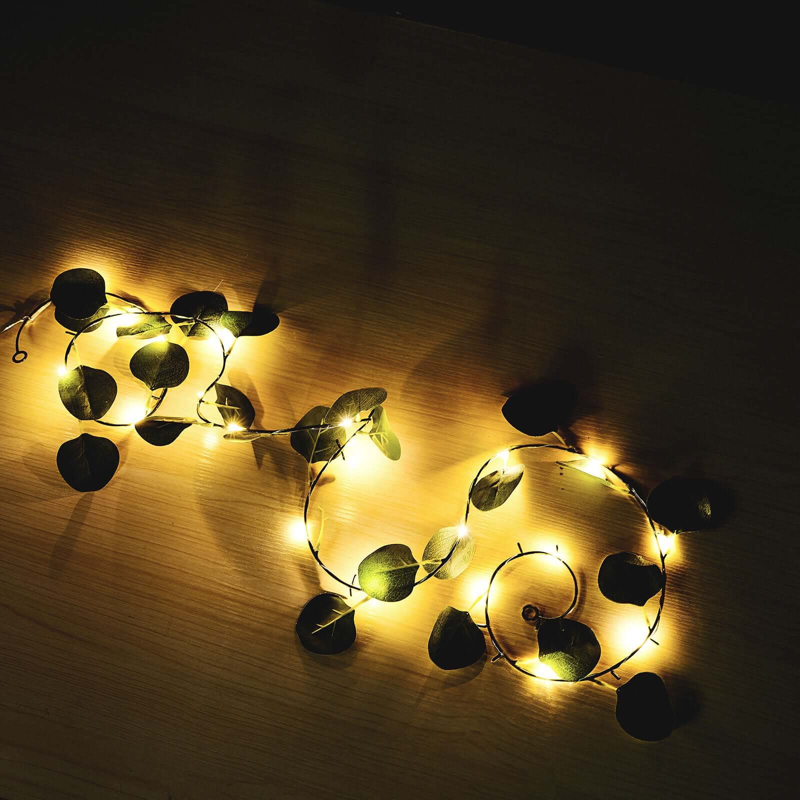 20 LED Vine String Lights Eucalyptus Leaf Design Green Warm White - Battery Operated Home Décor 7ft