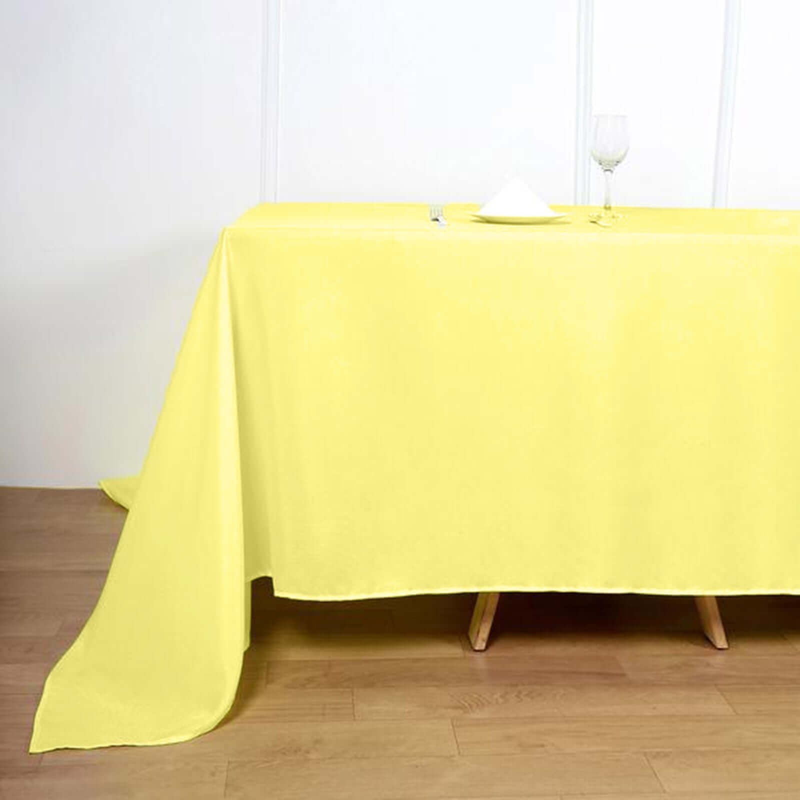 Polyester 90x132 Rectangle Tablecloth Yellow - Seamless Wrinkle-Resistant Table Cover