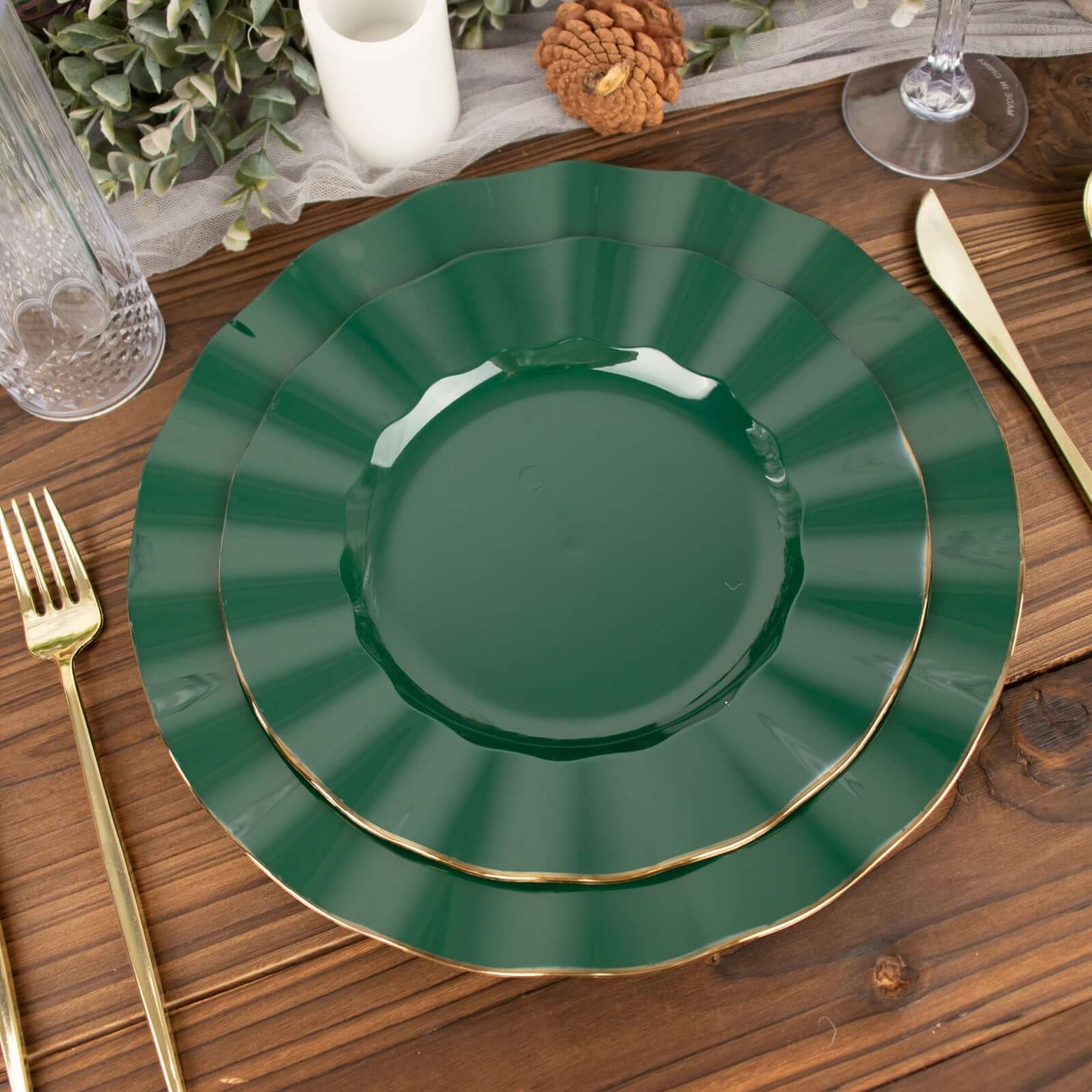 10-Pack Plastic 9 Round Dinner Plates in Hunter Emerald Green Ruffled Rim with Gold Edging - Sturdy Disposable Dinnerware