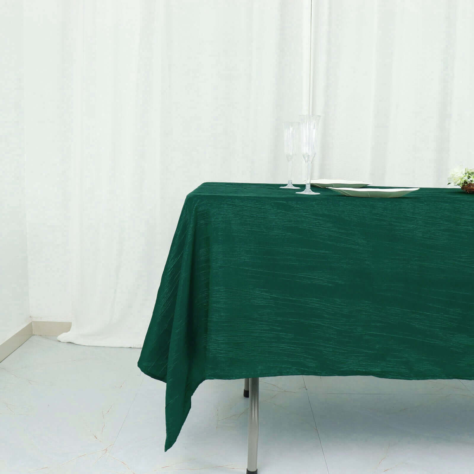 Taffeta 60x102 Rectangle Tablecloth Hunter Emerald Green - Accordion Crinkle Table Cover