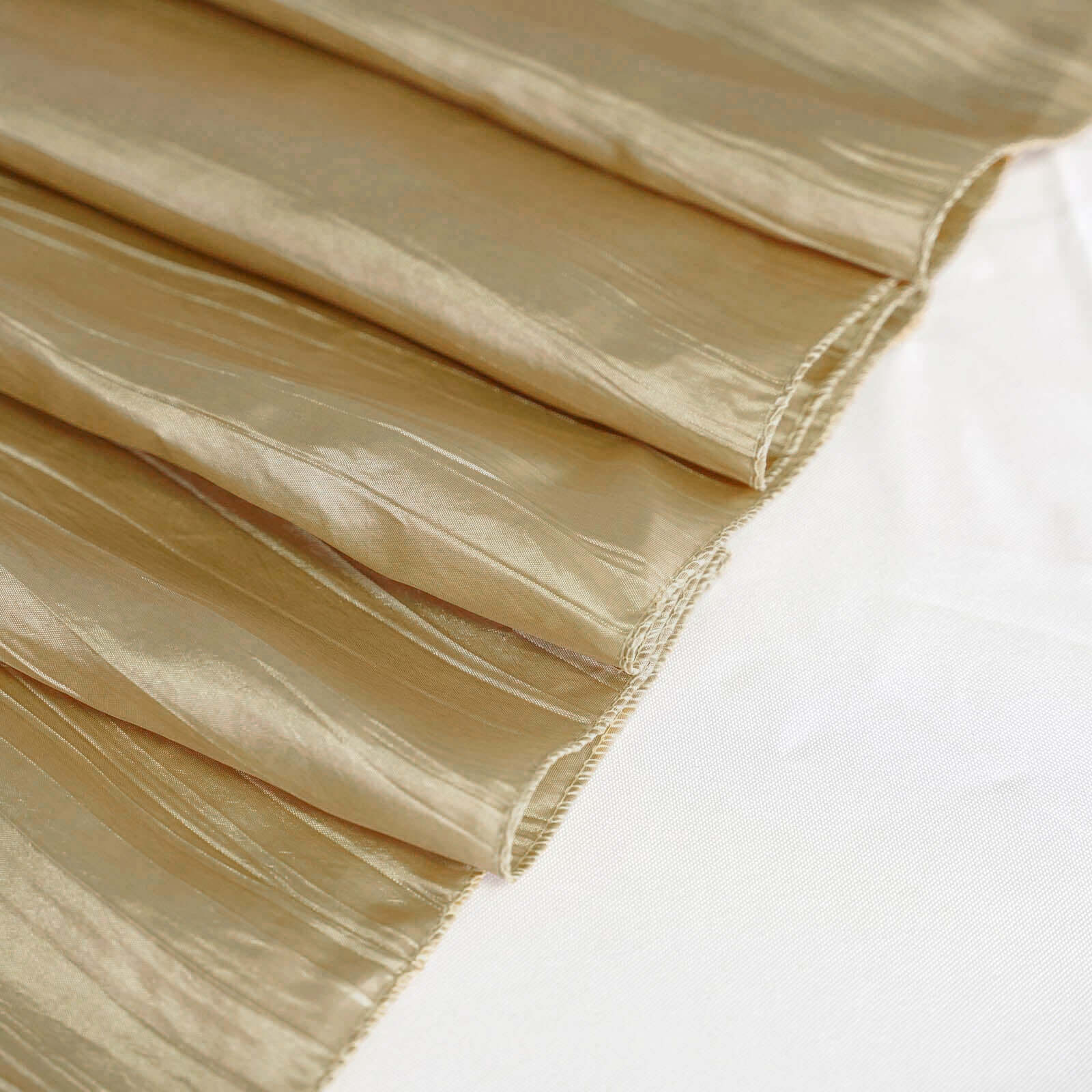 Taffeta 90x156 Rectangle Tablecloth Gold - Seamless Accordion Crinkle Design for Stylish Celebrations