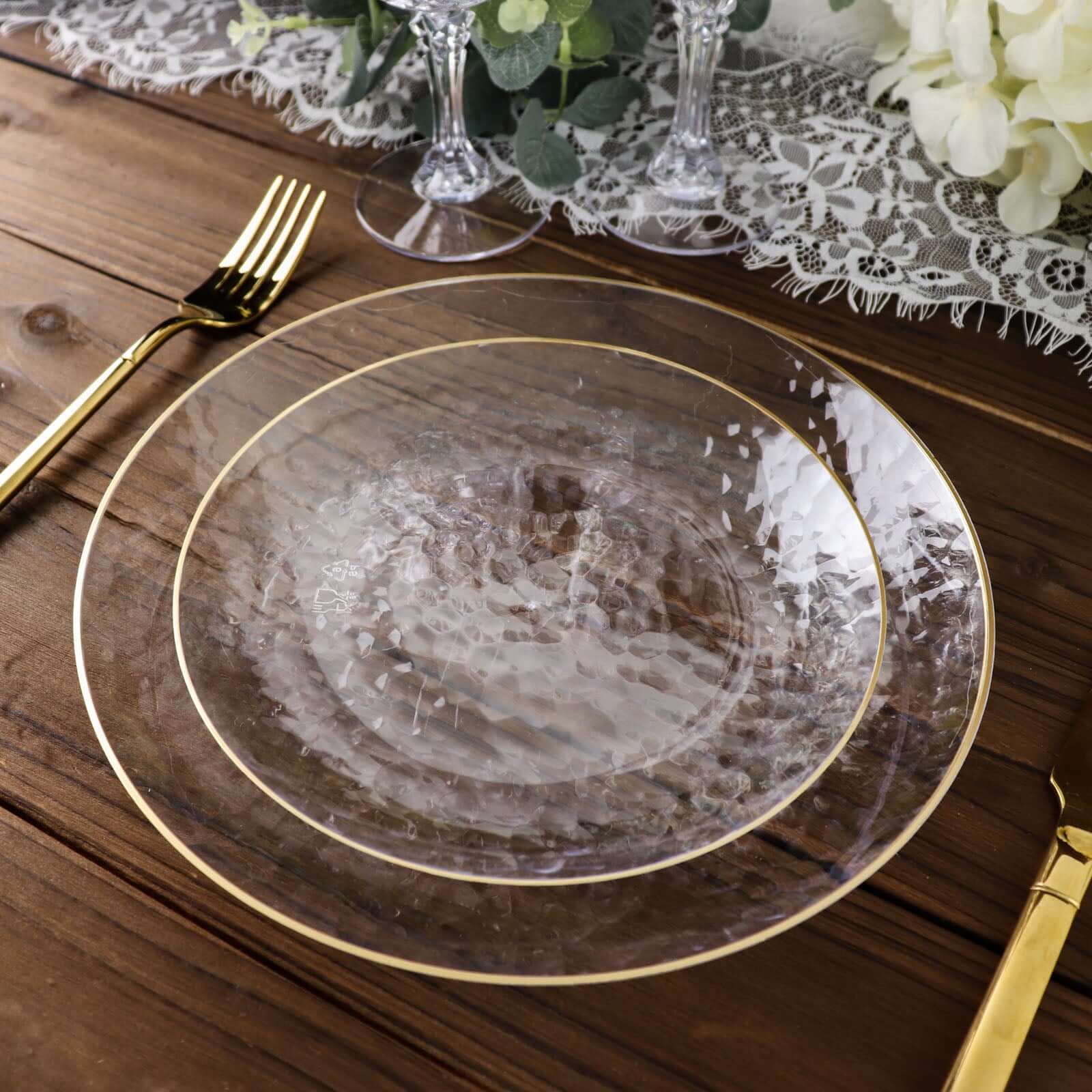 10-Pack Plastic 9 Round Dinner Plates in Clear Hammered Design with Gold Rim - Modern Disposable Party Plates for Events & Banquets