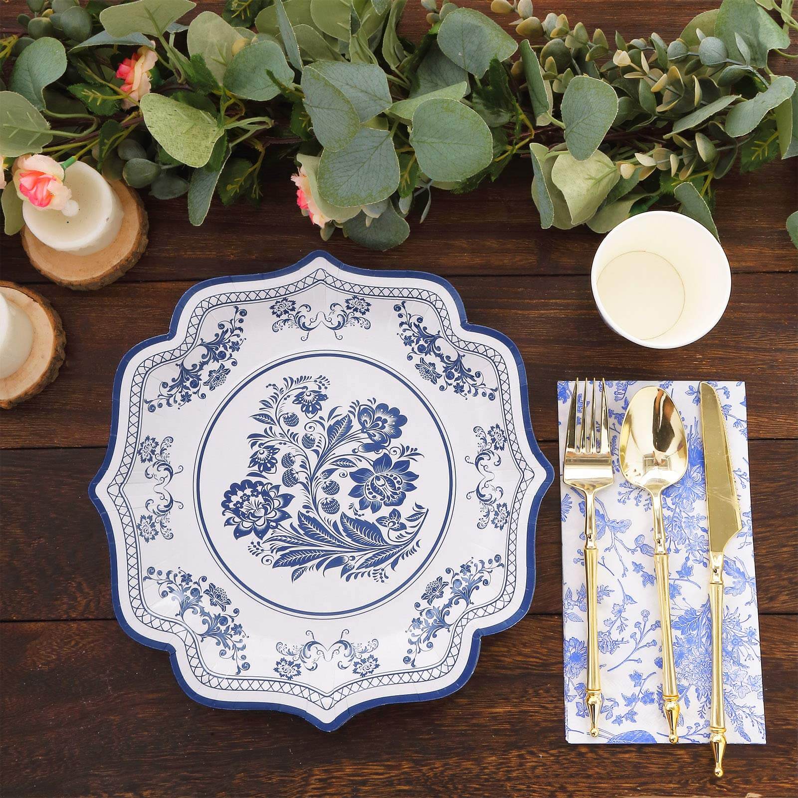 25-Pack Paper Dinner Plates in White with Light Blue French Toile Print & Scallop Rim - Stylish Disposable 300GSM Floral Party Plates 10