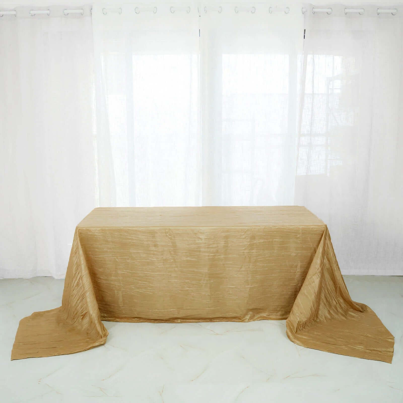 Taffeta 90x156 Rectangle Tablecloth Gold - Seamless Accordion Crinkle Design for Stylish Celebrations