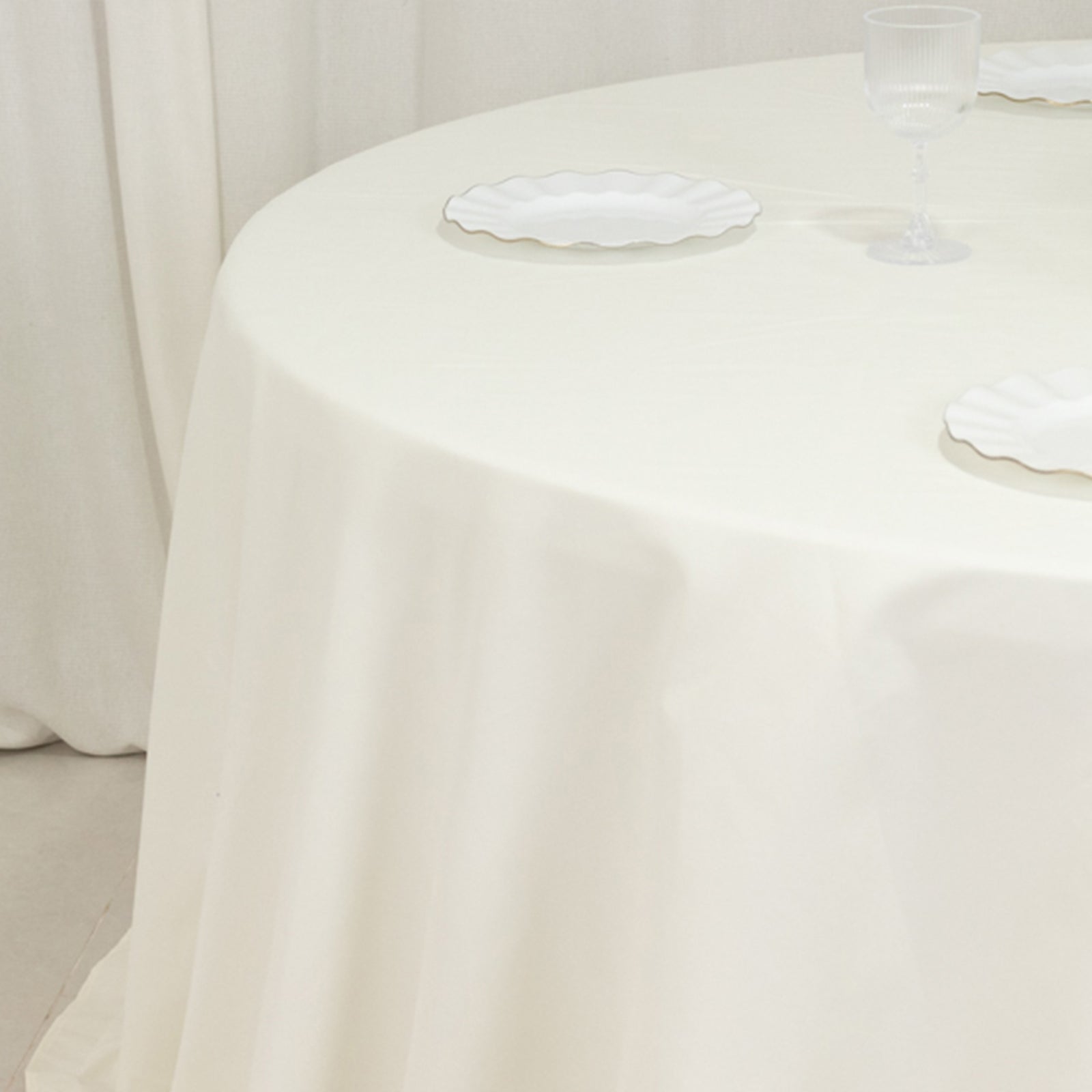 Cotton Blend 132 Round Tablecloth Ivory - Seamless Wrinkle-Resistant Table Cover