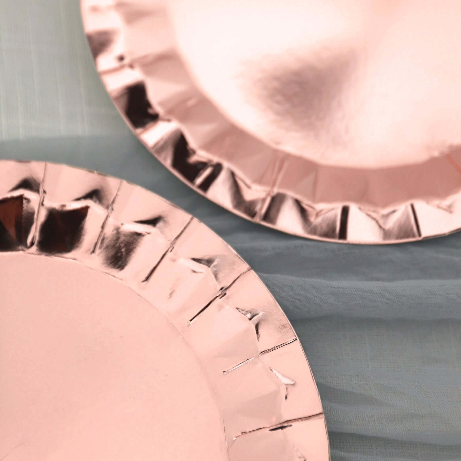 25-Pack Paper 9 Round Dinner Plates in Metallic Rose Gold with Geometric Prism Rim - Disposable 400GSM Party Plates