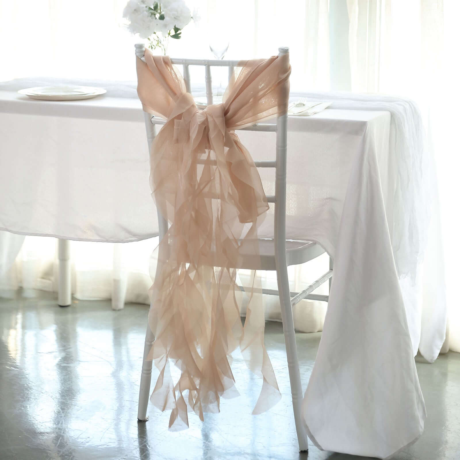 1 Set Chiffon Hoods Chair Sashes with Willow Ruffles Design Nude - Stylish Chair Bow Decor