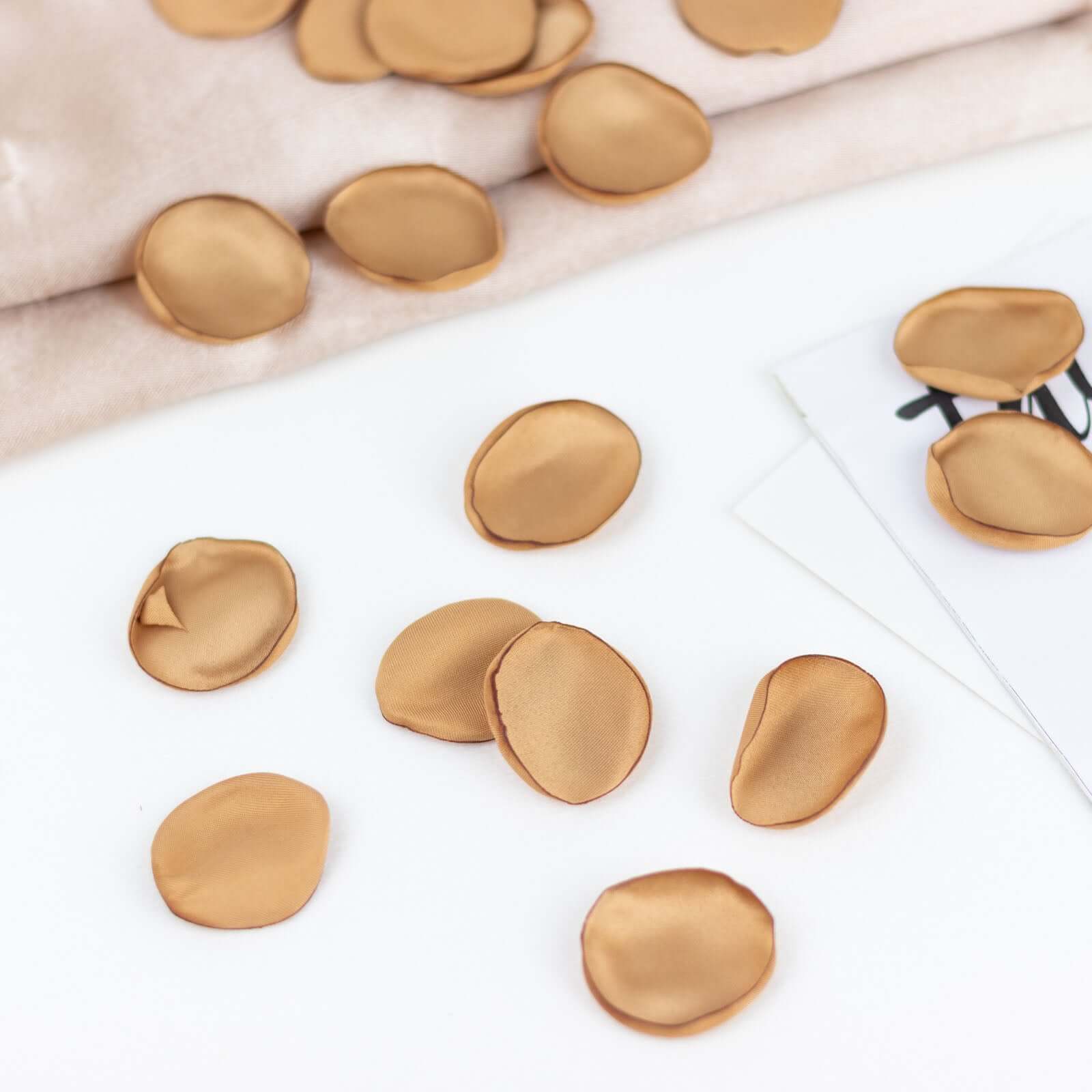 400-Pack Rose Petals Life-Like Flower Confetti Gold Matte Silk Round - Perfect for Event Tables 2