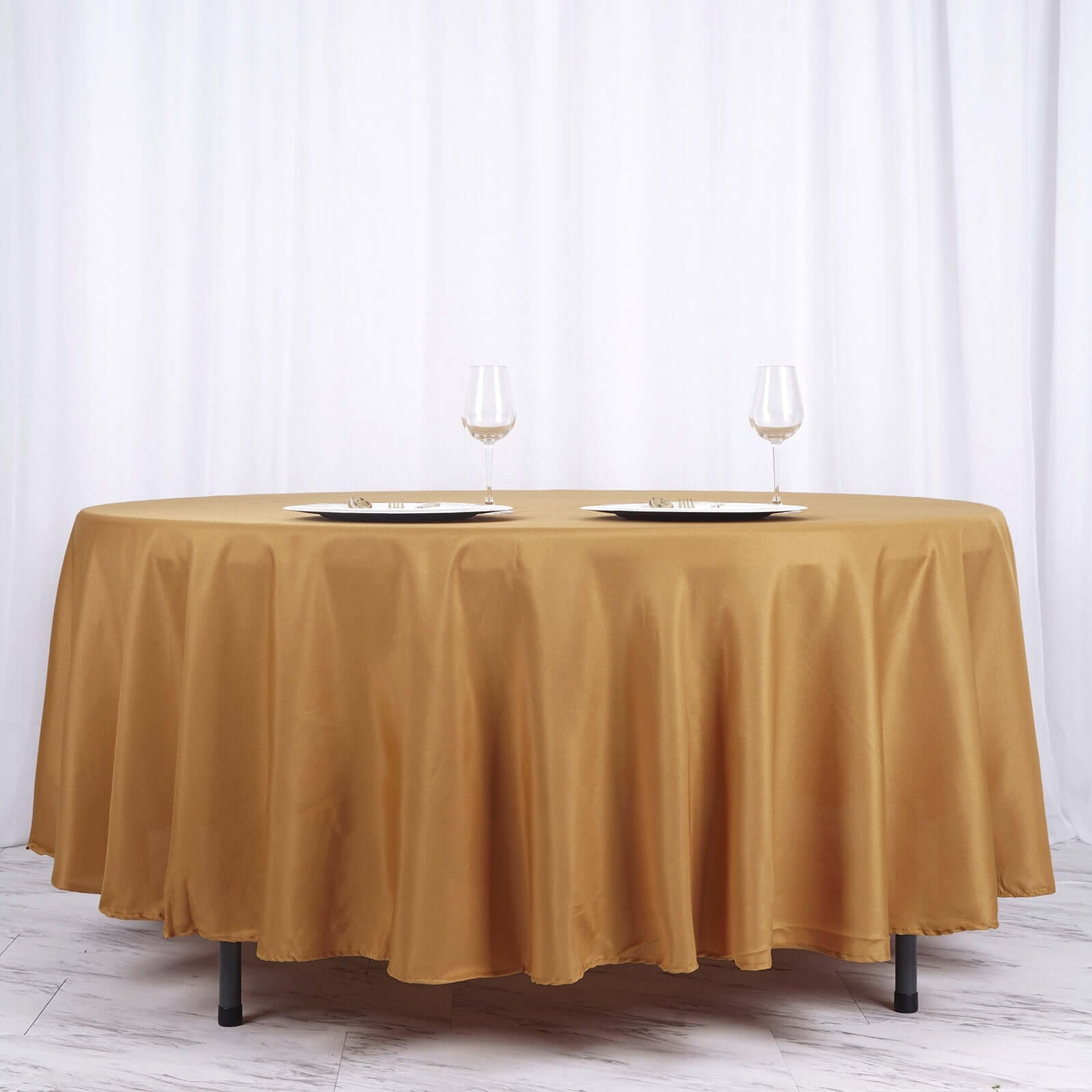 Polyester 108 Round Tablecloth Gold - Wrinkle-Resistant and Stylish Table Cover