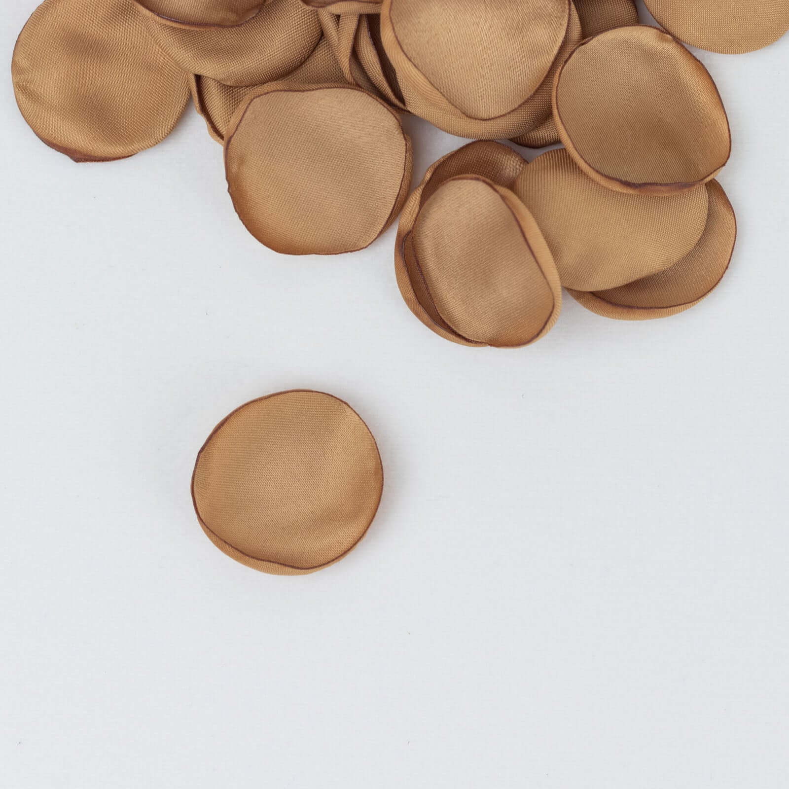 400-Pack Rose Petals Life-Like Flower Confetti Gold Matte Silk Round - Perfect for Event Tables 2