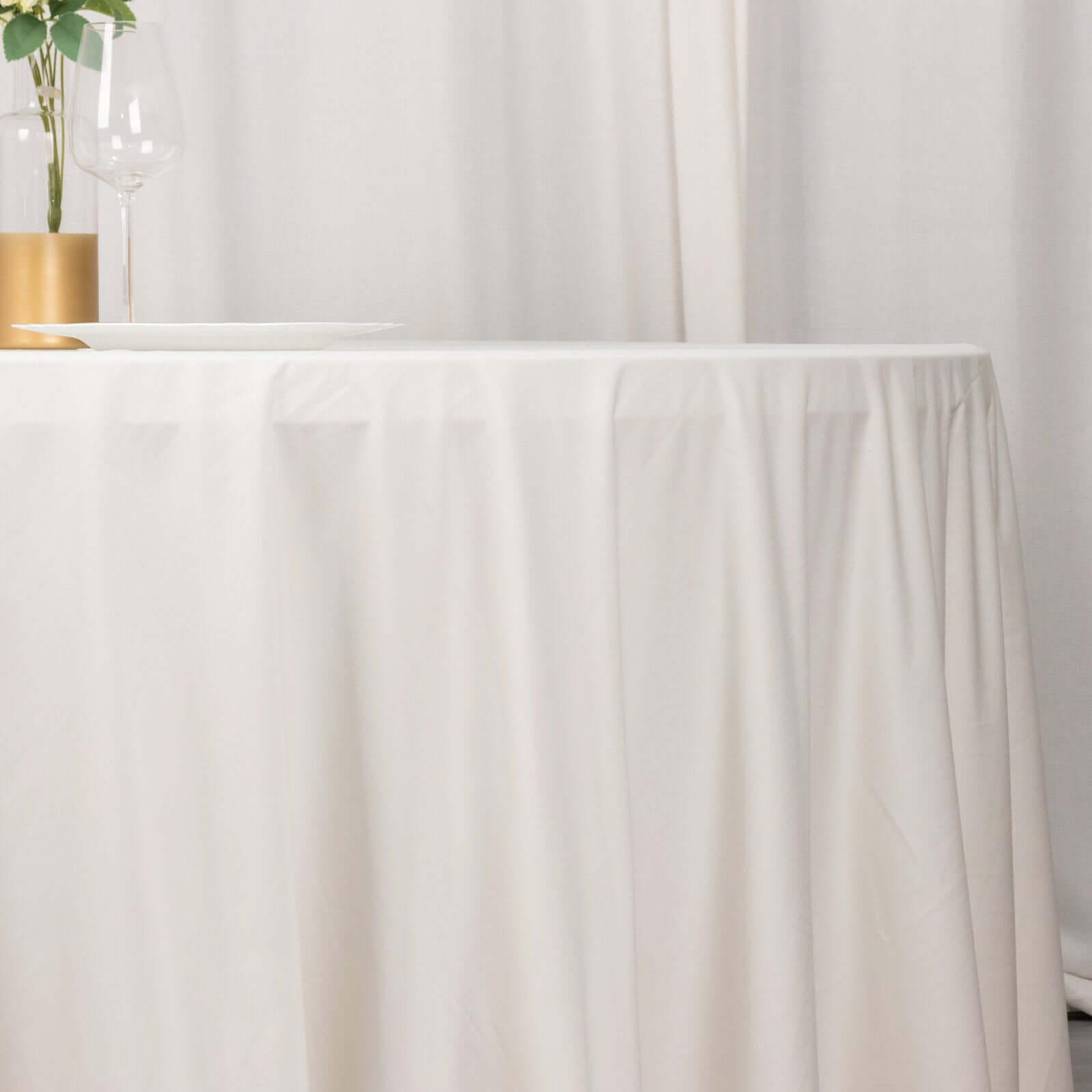 Premium Scuba Round 132 Tablecloth Ivory - Wrinkle Free & Stain Resistant Seamless Table Cover