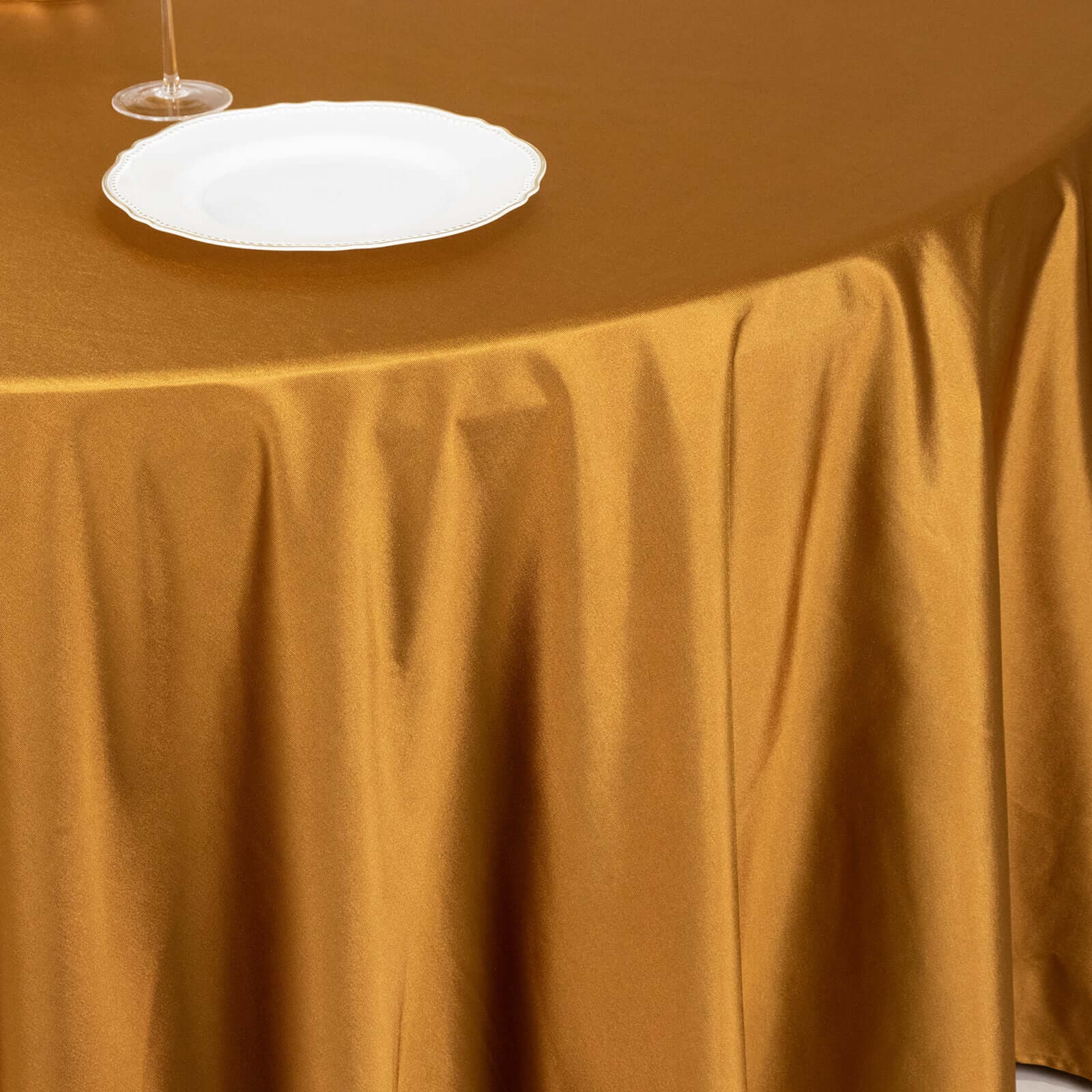 Premium Scuba Round 120 Tablecloth Shimmering Gold - Wrinkle Free, Stain Resistant & Seamless Table Cover for Weddings and Parties