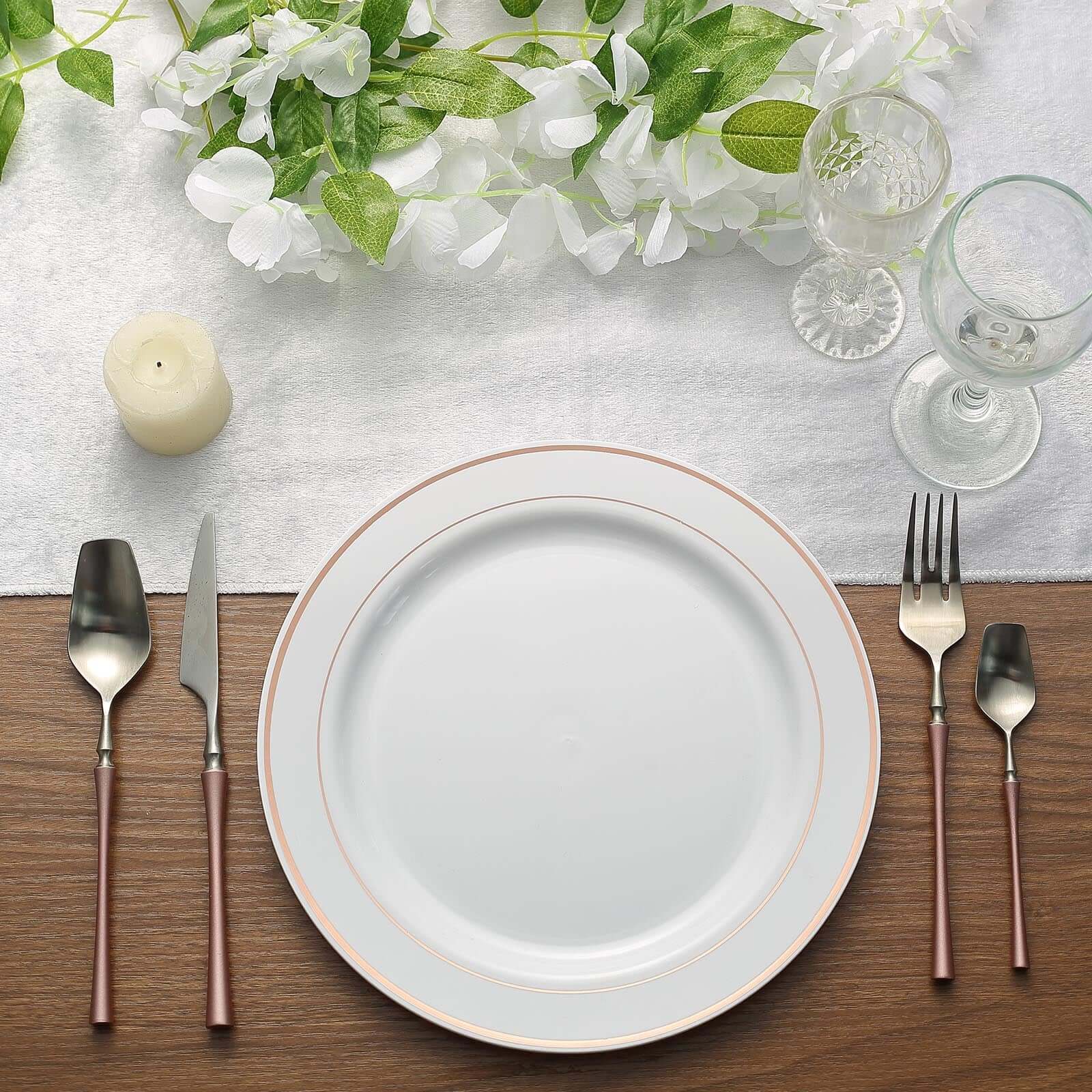 10-Pack Plastic Dinner Plates White with Très Chic Rose Gold Rim - Perfect Disposable Party Plates 10