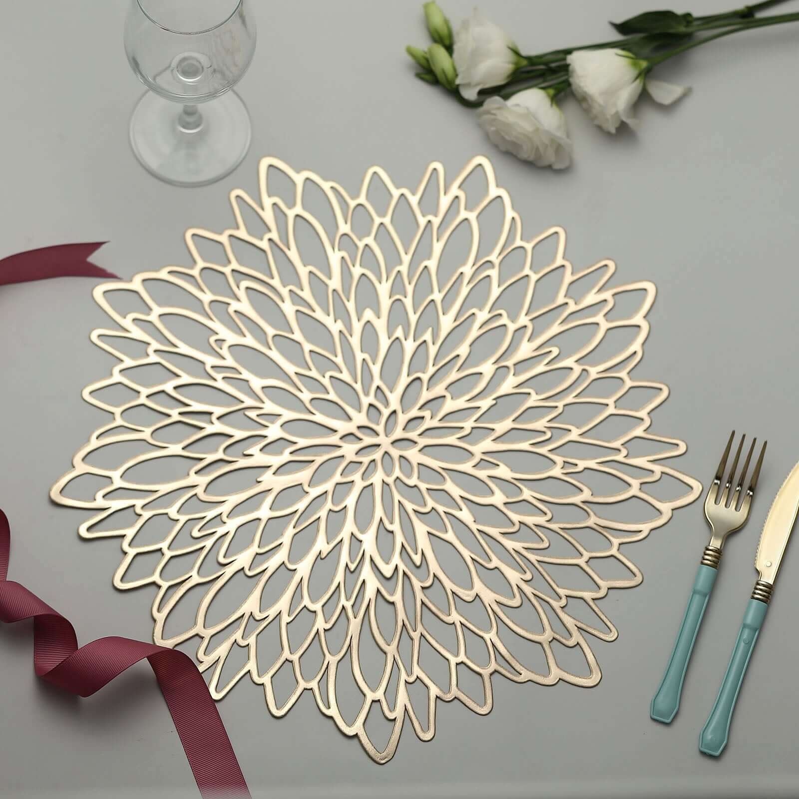 6-Pack Dining Table Mats Floral Design Gold - Metallic Vinyl Round Non-Slip Mats for Tables 15