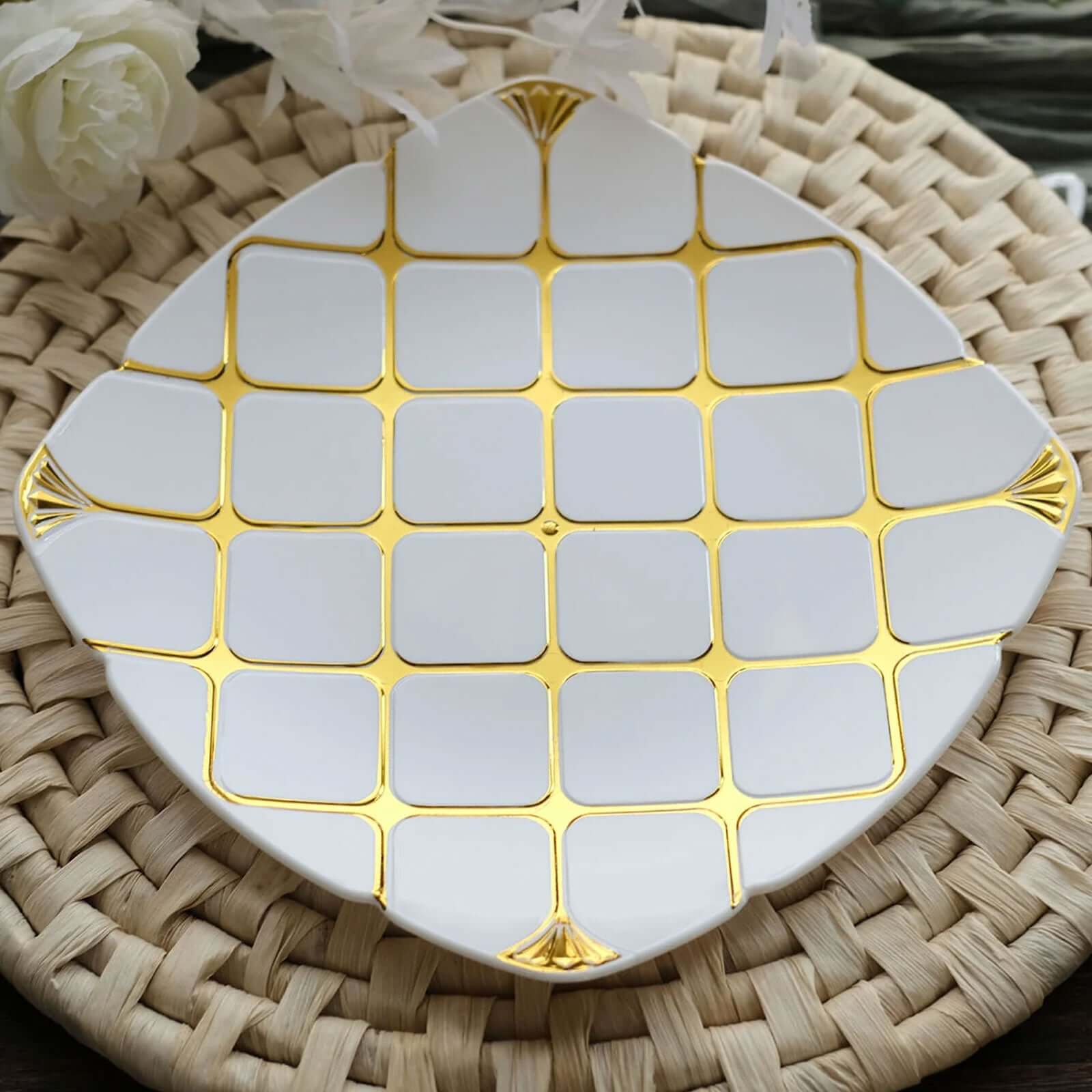 10-Pack Plastic 10 Square Dinner Plates in White with Gold Diamond Lattice Pattern - Disposable Party Plates for Weddings, Banquets & Special Events