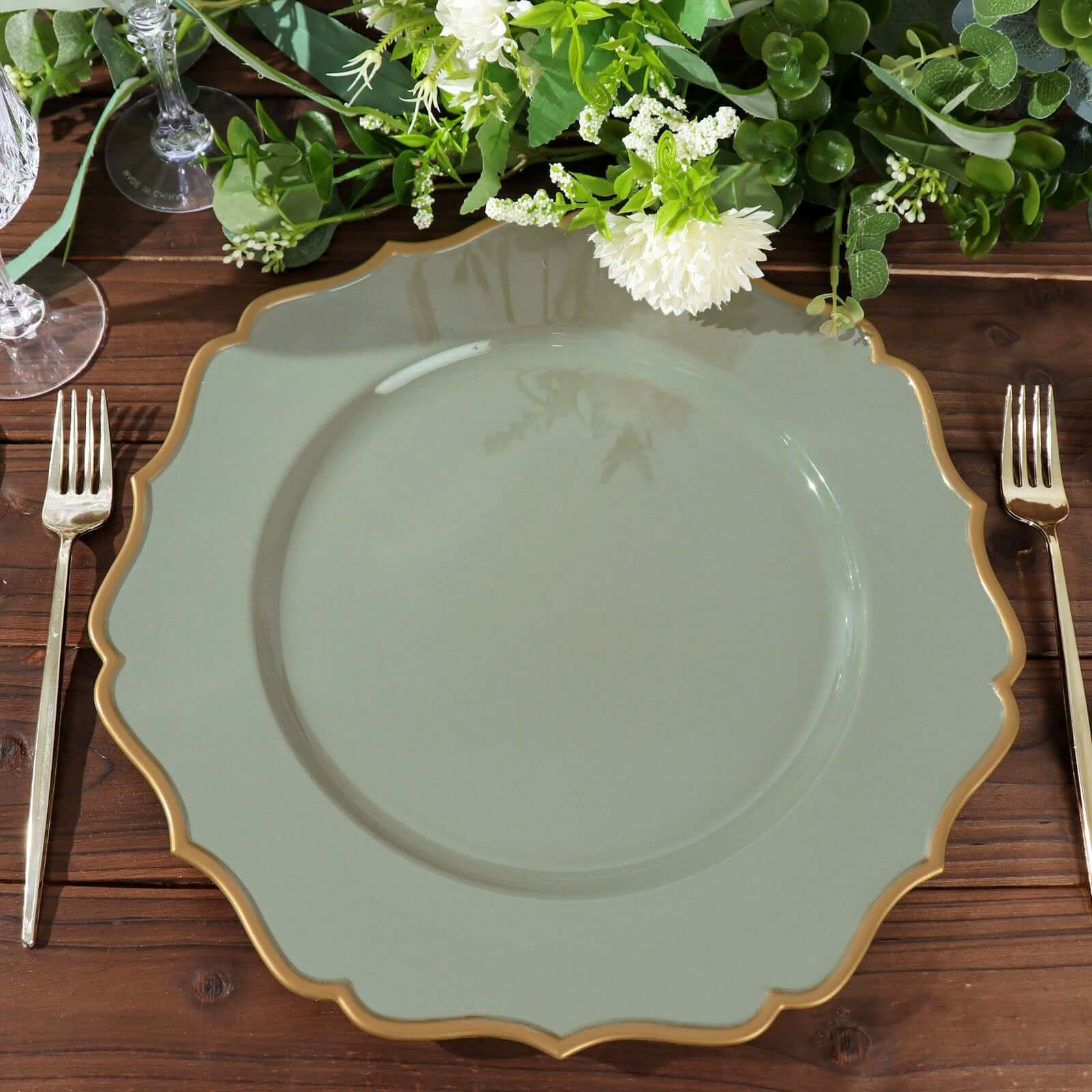 6-Pack Acrylic Round Charger Plates 13 in Dusty Sage Green with Gold Scalloped Rim, Decorative Dinner Party Plastic Charger Tableware