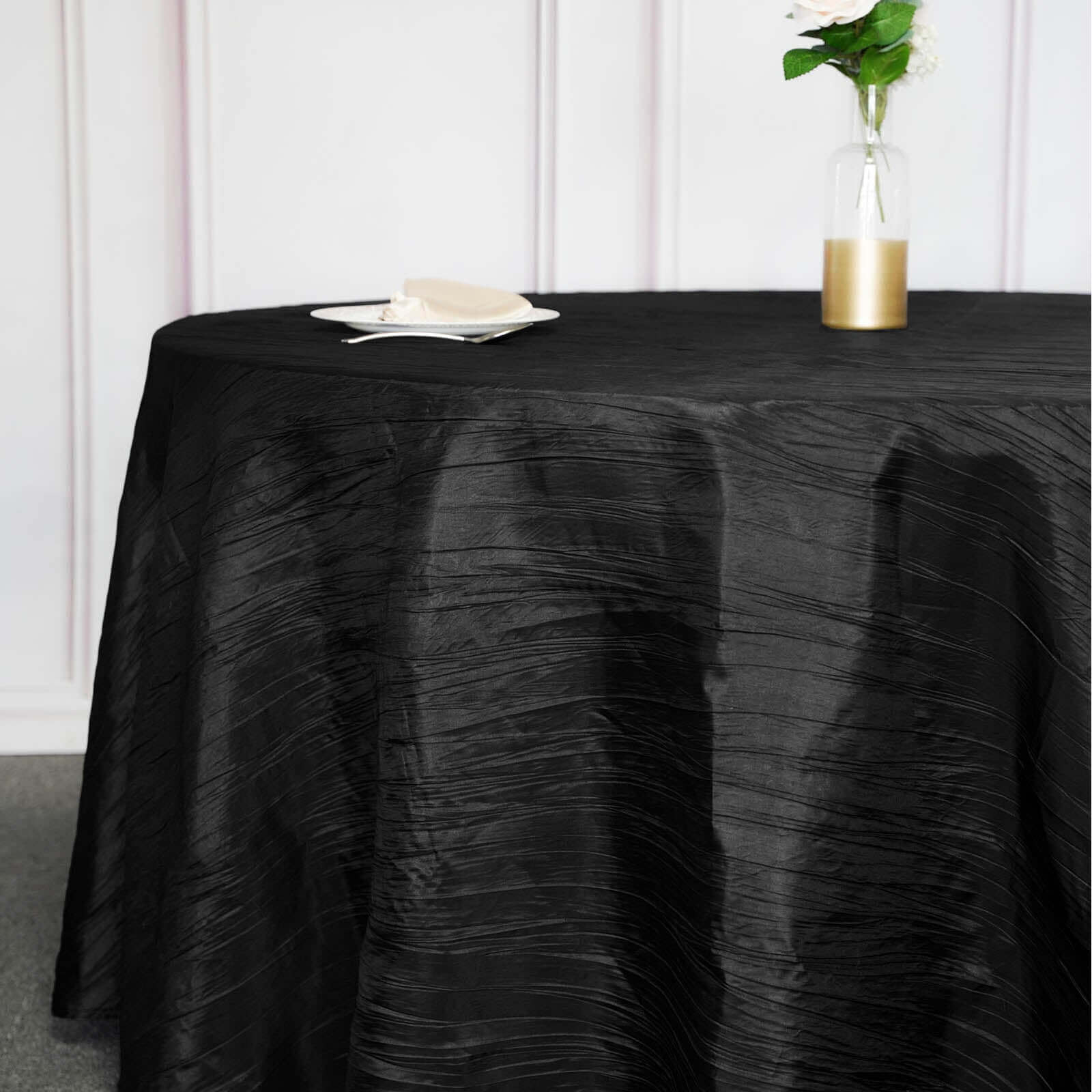 Taffeta 120 Round Tablecloth Black - Seamless Accordion Crinkle Design for Stylish Occasions