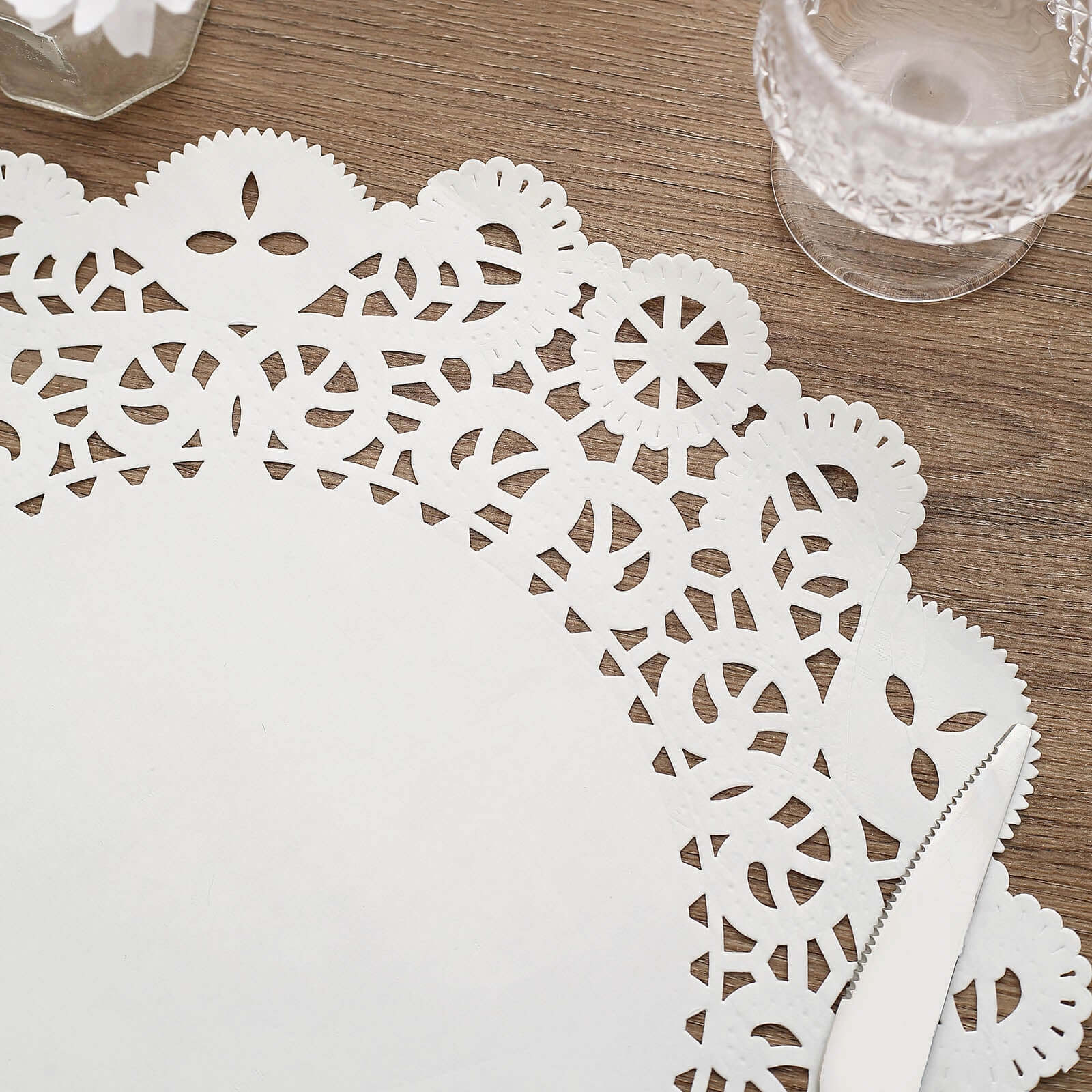 100 Pcs Paper 14 Round Placemats in White - Food Grade Lace Paper Doilies for Dessert Display & Table Decor