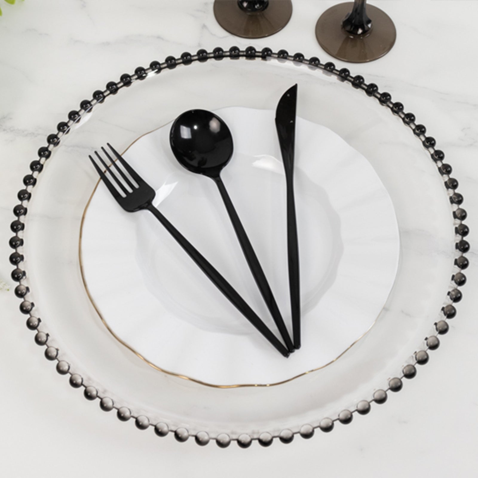 6-Pack Acrylic Round Charger Plates 13 in Clear with Black Beaded Rim, Decorative Dinner Party Charger Tableware