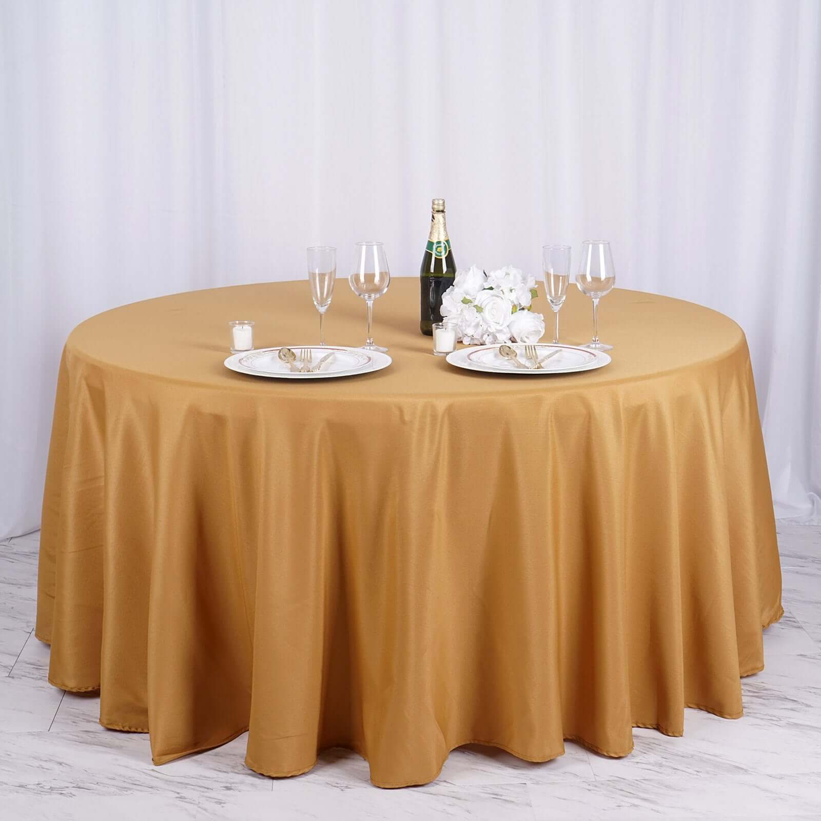 Polyester 132 Round Tablecloth Gold - Seamless Chic Design for Grand Celebrations