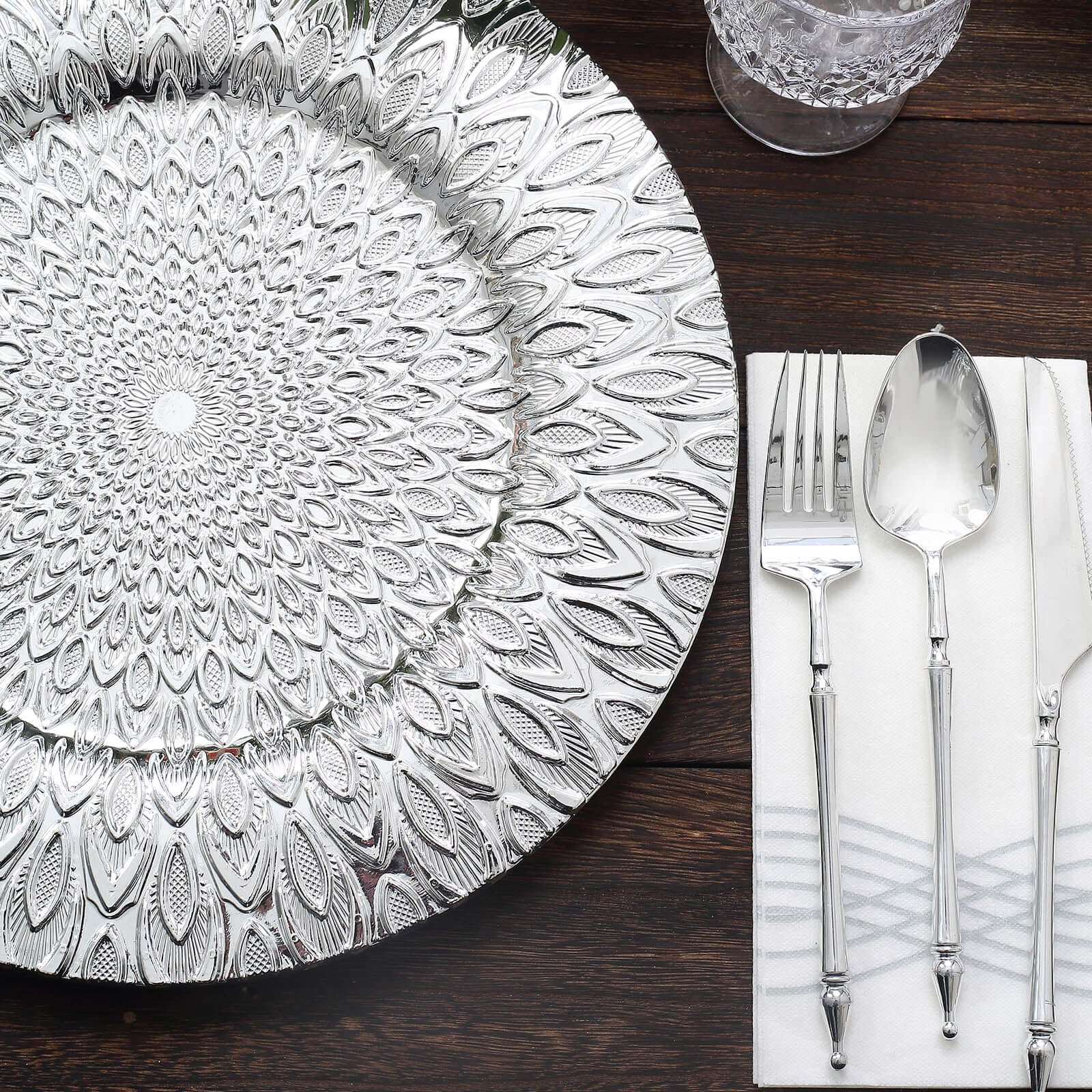 6-Pack Plastic Round Charger Plates 13 in Silver with Embossed Peacock Pattern, Stylish Disposable Charger Tableware