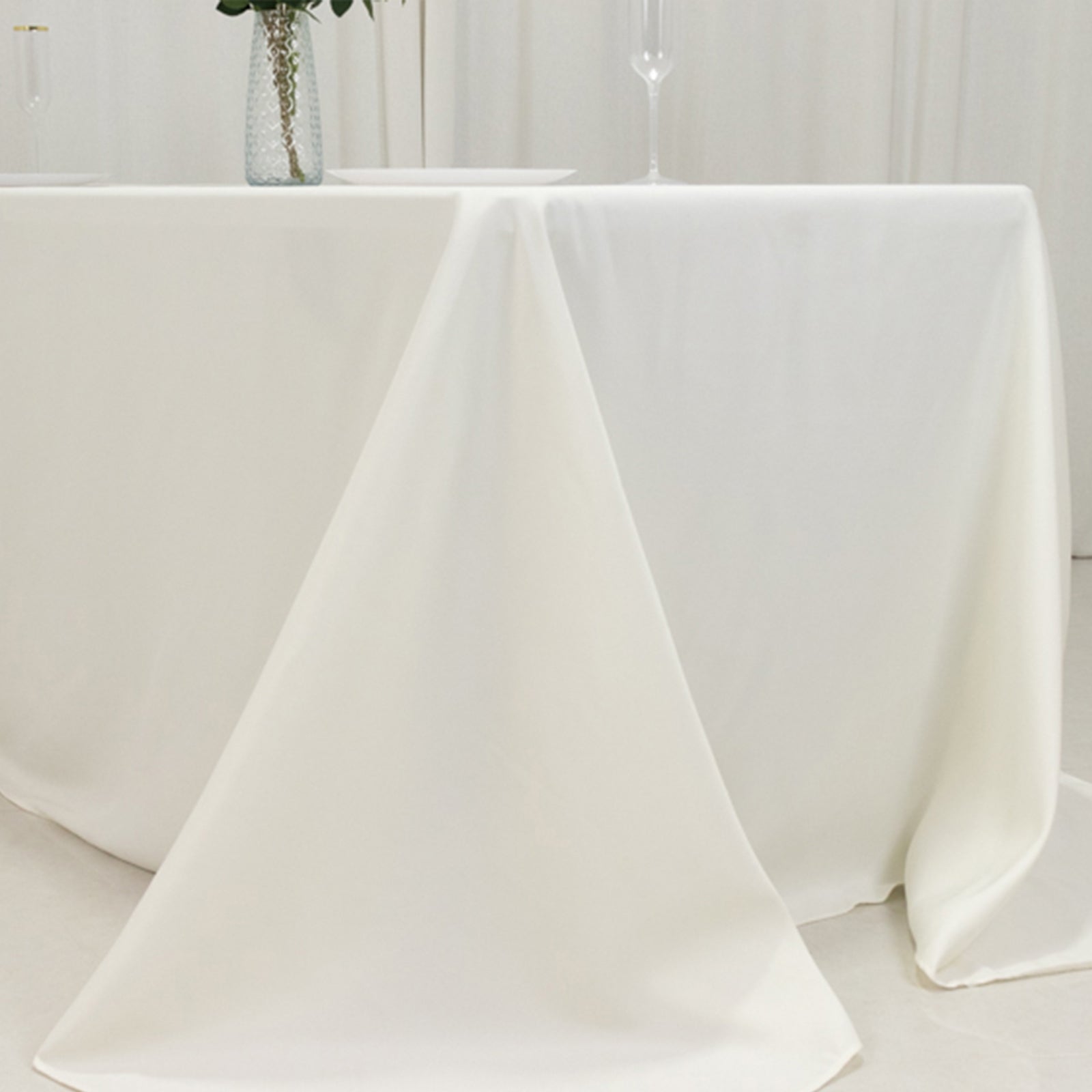 Fire Retardant Premium Polyester 90x132 Rectangular Tablecloth Ivory - High-Performance Seamless Table Cover