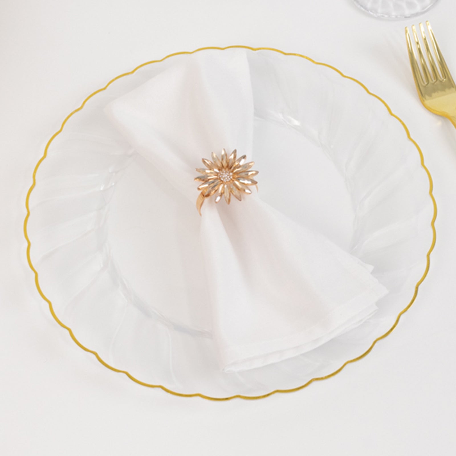 10-Pack Plastic 10 Round Dinner Plates in Clear with Gold Flair Rim - Disposable Party Plates for Upscale Banquets & Special Occasions