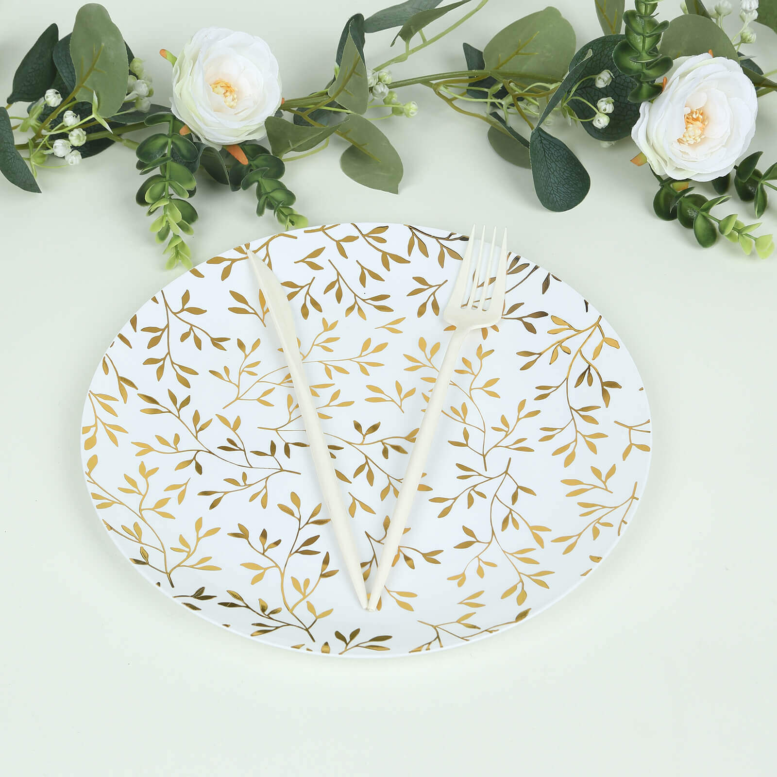 10-Pack Plastic 10 Round Dinner Plates in White with Gold Leaf Design - Heavy Duty Disposable Party Plates for Stylish Events & Memorable Gatherings