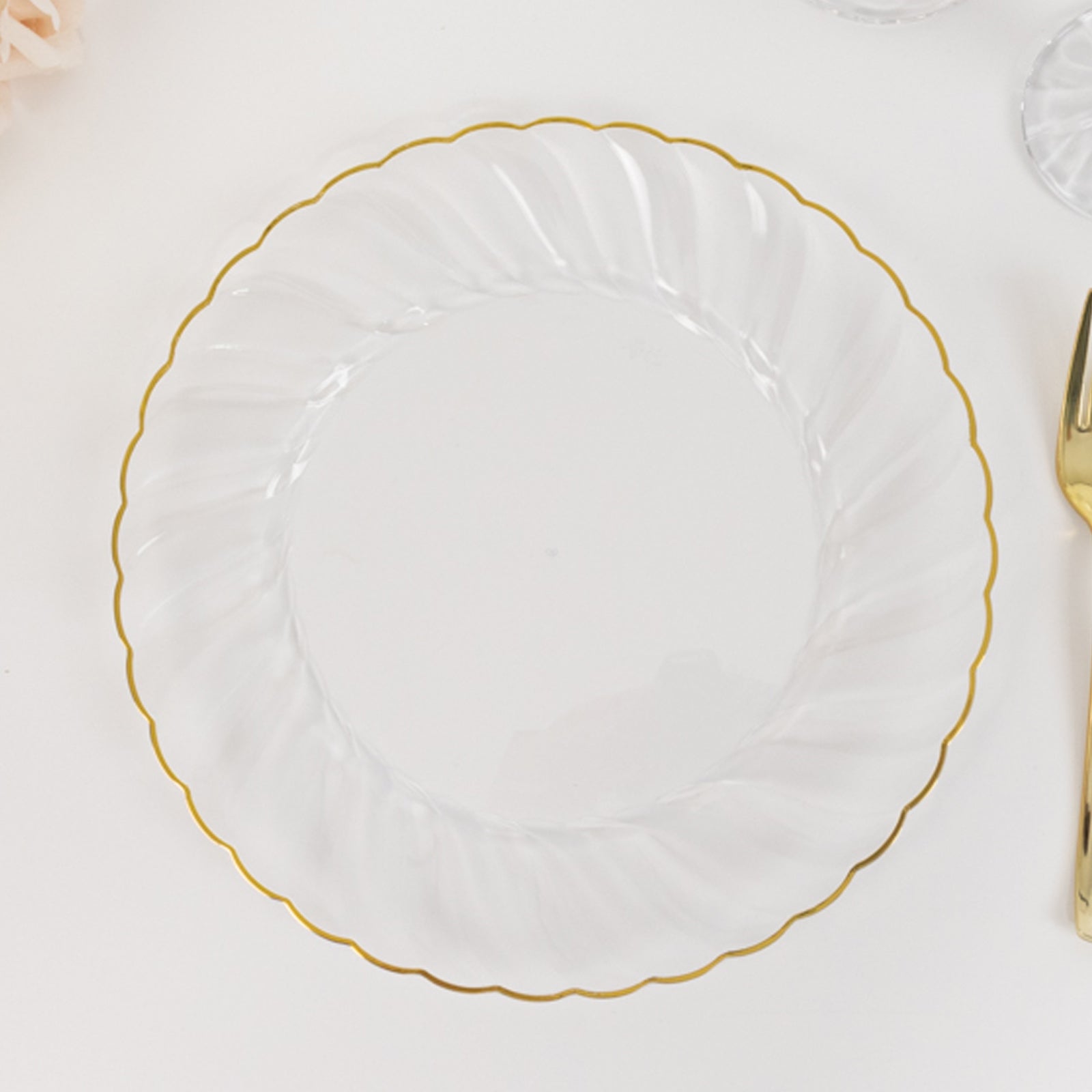 10-Pack Plastic 10 Round Dinner Plates in Clear with Gold Flair Rim - Disposable Party Plates for Upscale Banquets & Special Occasions