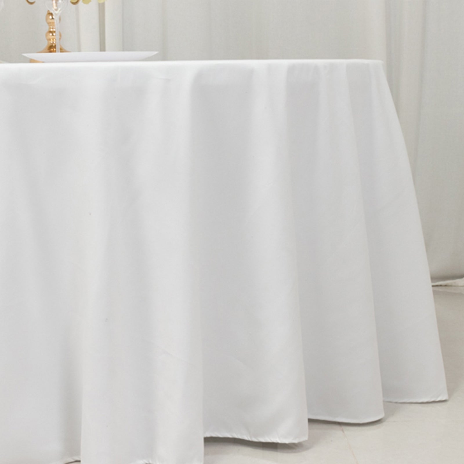 Cotton Blend 120 Round Tablecloth White - Seamless Wrinkle-Resistant Design for Upscale Occasions