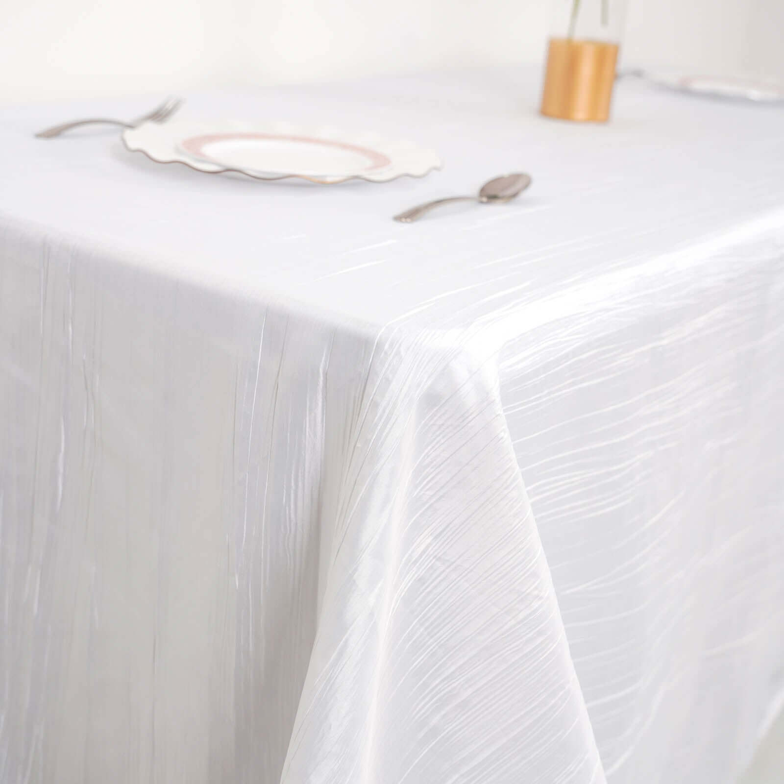 Taffeta 90x132 Rectangle Tablecloth White - Seamless Accordion Crinkle Design for Sophisticated Gatherings