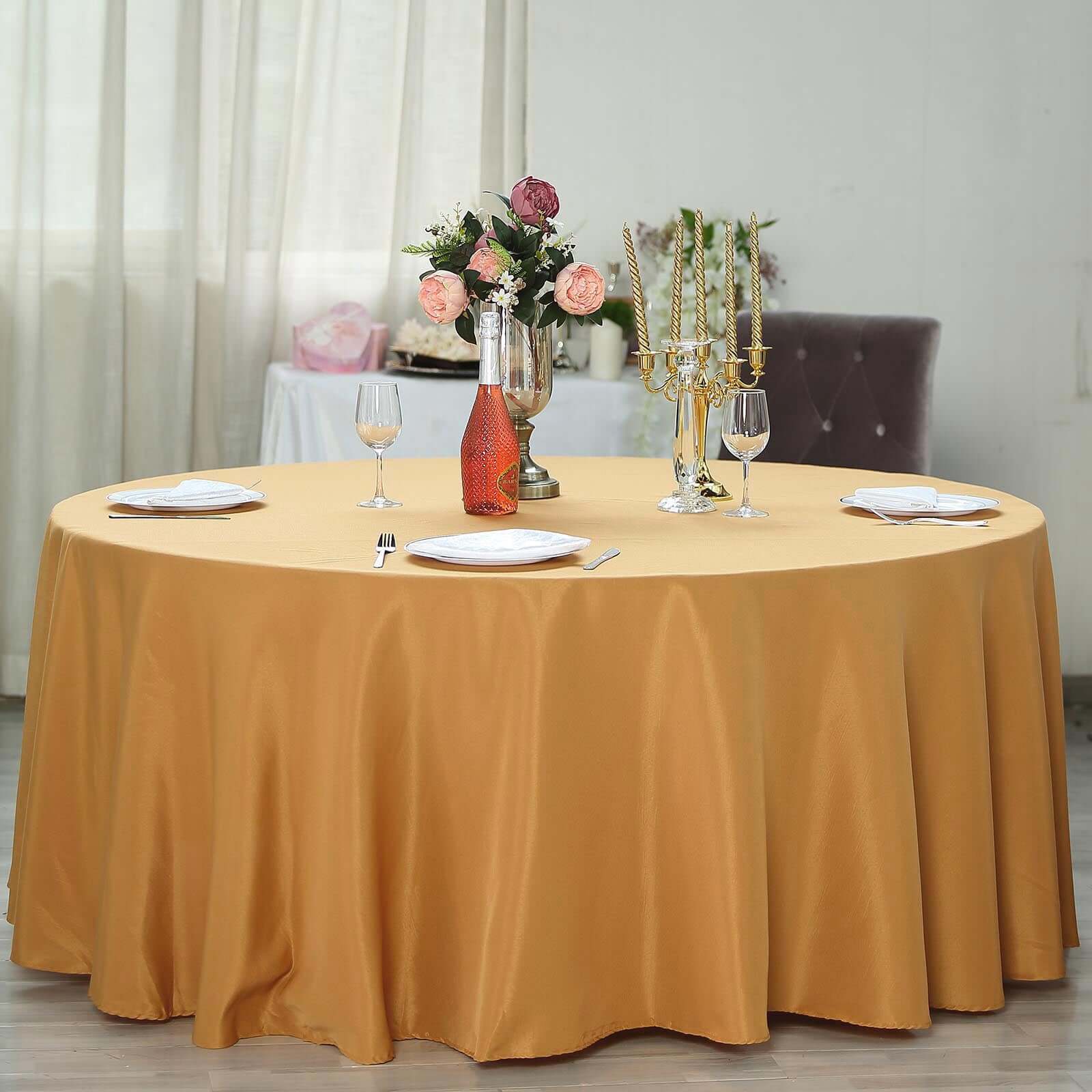 Polyester 132 Round Tablecloth Gold - Seamless Chic Design for Grand Celebrations