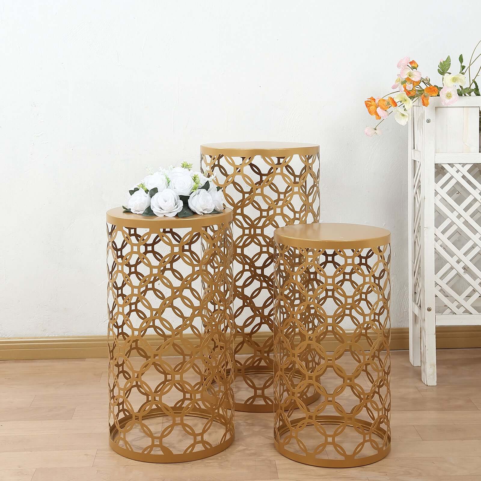 Set of 3 Gold Metal Cylinder Pillar Cake Display Stands, Round Mesh Plinth Pedestal Stand in Hollow Overlapping Circles Pattern - 22,24,30