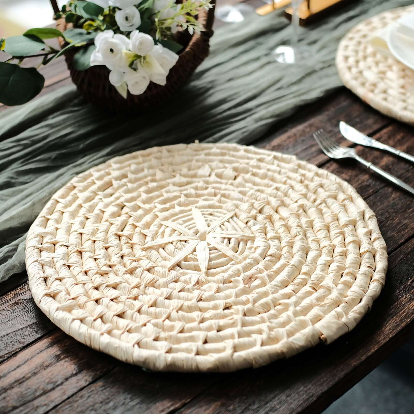 4-Pack Placemats Braided Design Natural Corn Husk Round - Woven Rustic Rattan Style for Tables 15