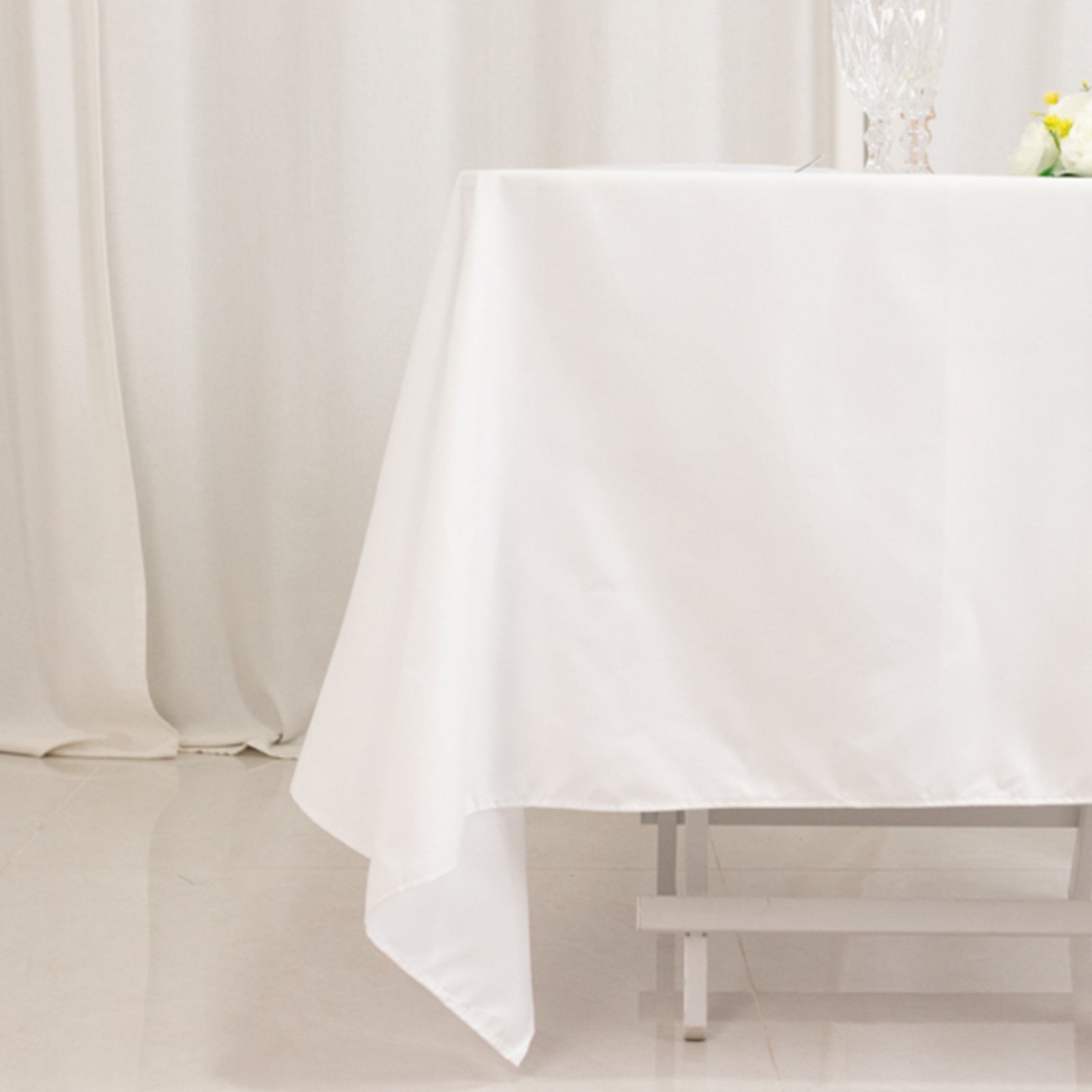 Cotton Blend 70x70 Square Tablecloth White - Wrinkle-Resistant Fabric for Modern Table Decor