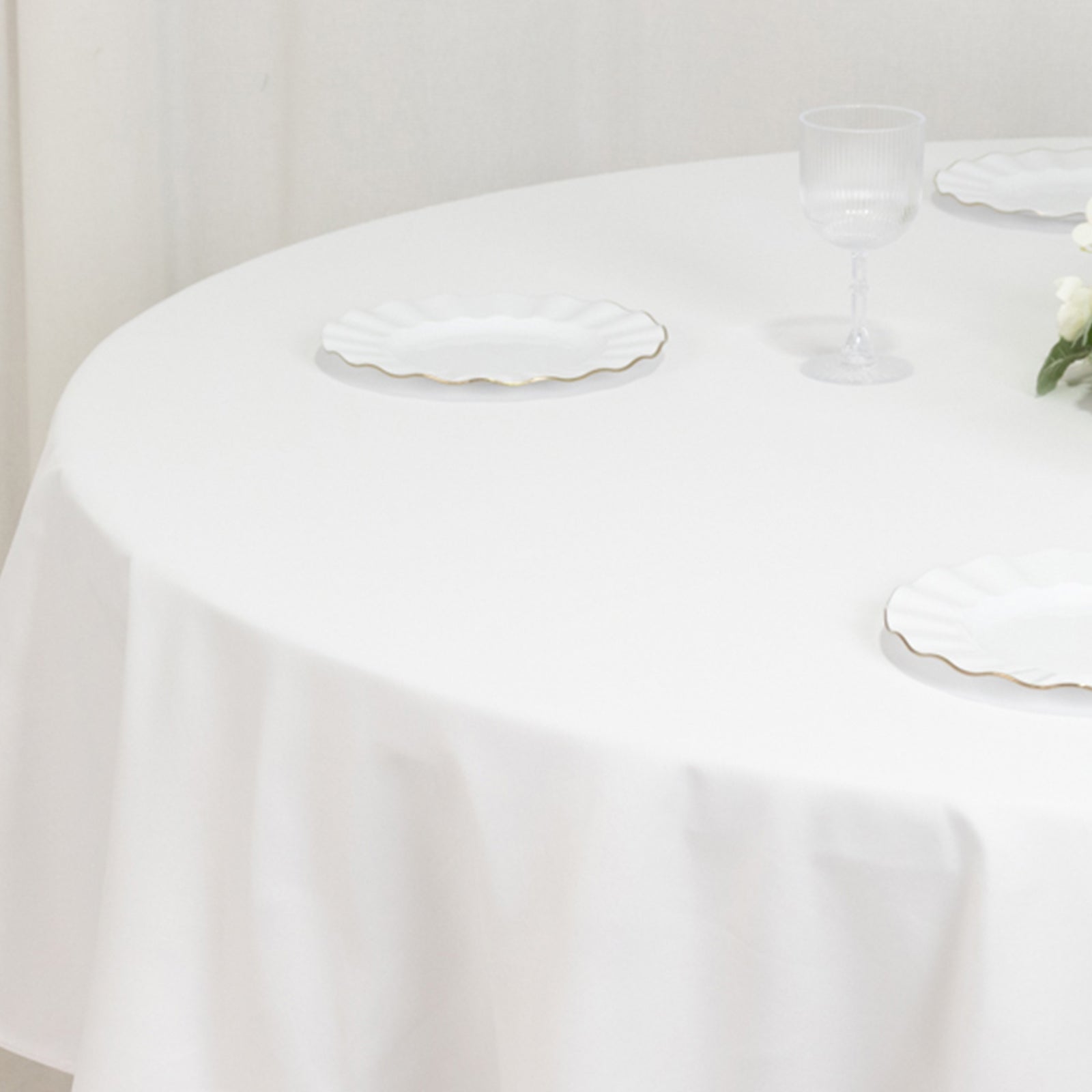 Fire Retardant Premium Polyester 90 Round Tablecloth White - Stylish High-Performance Table Cover for Large Gatherings