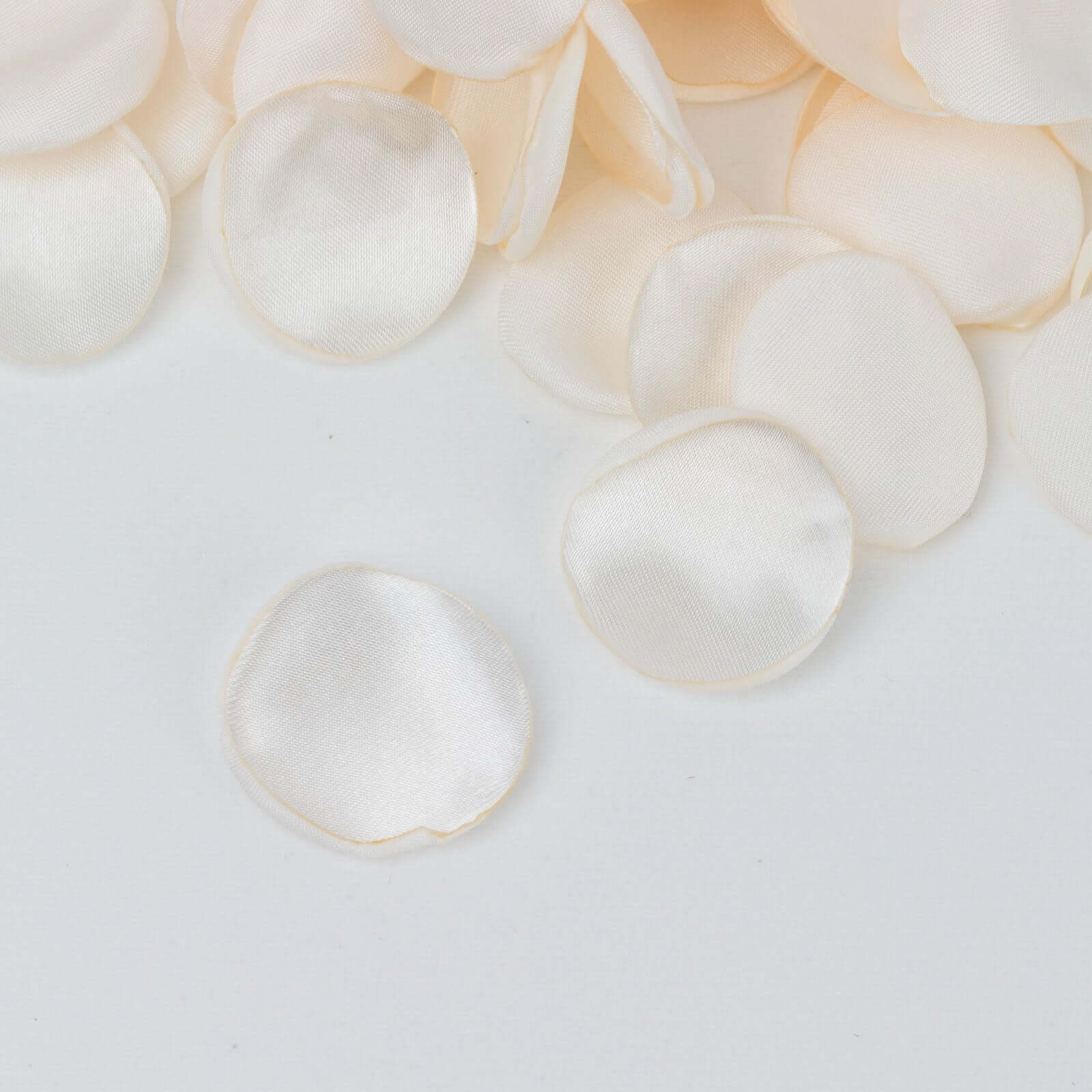 400-Pack Rose Petals Life-Like Flower Confetti Shiny Ivory Silk Round - Perfect for Event Tables 2