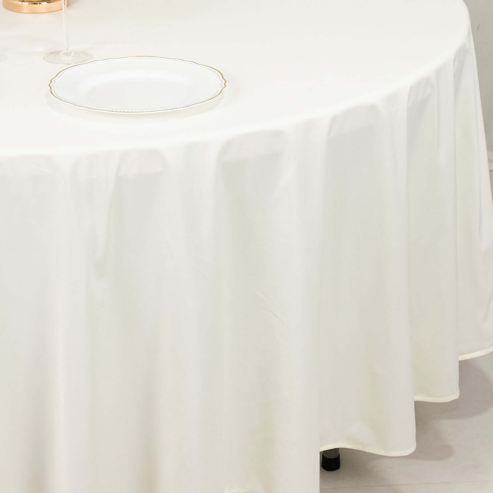 Premium Scuba Round 108 Tablecloth Ivory - Wrinkle Free & Stain Resistant Table Cover