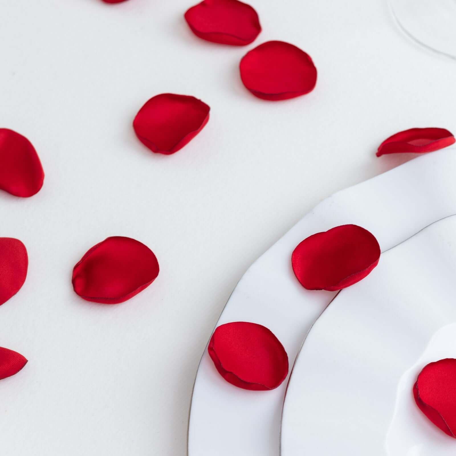 400-Pack Rose Petals Life-Like Flower Confetti Red Matte Silk Round - Perfect for Event Tables 2