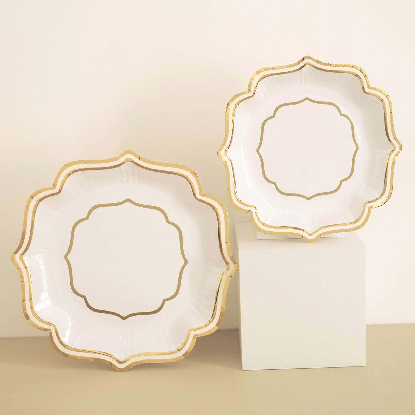 25-Pack Paper Dinner Plates in White with Gold Scallop Rim - Disposable 300GSM Party Plates for Classy Banquets & Celebrations 10