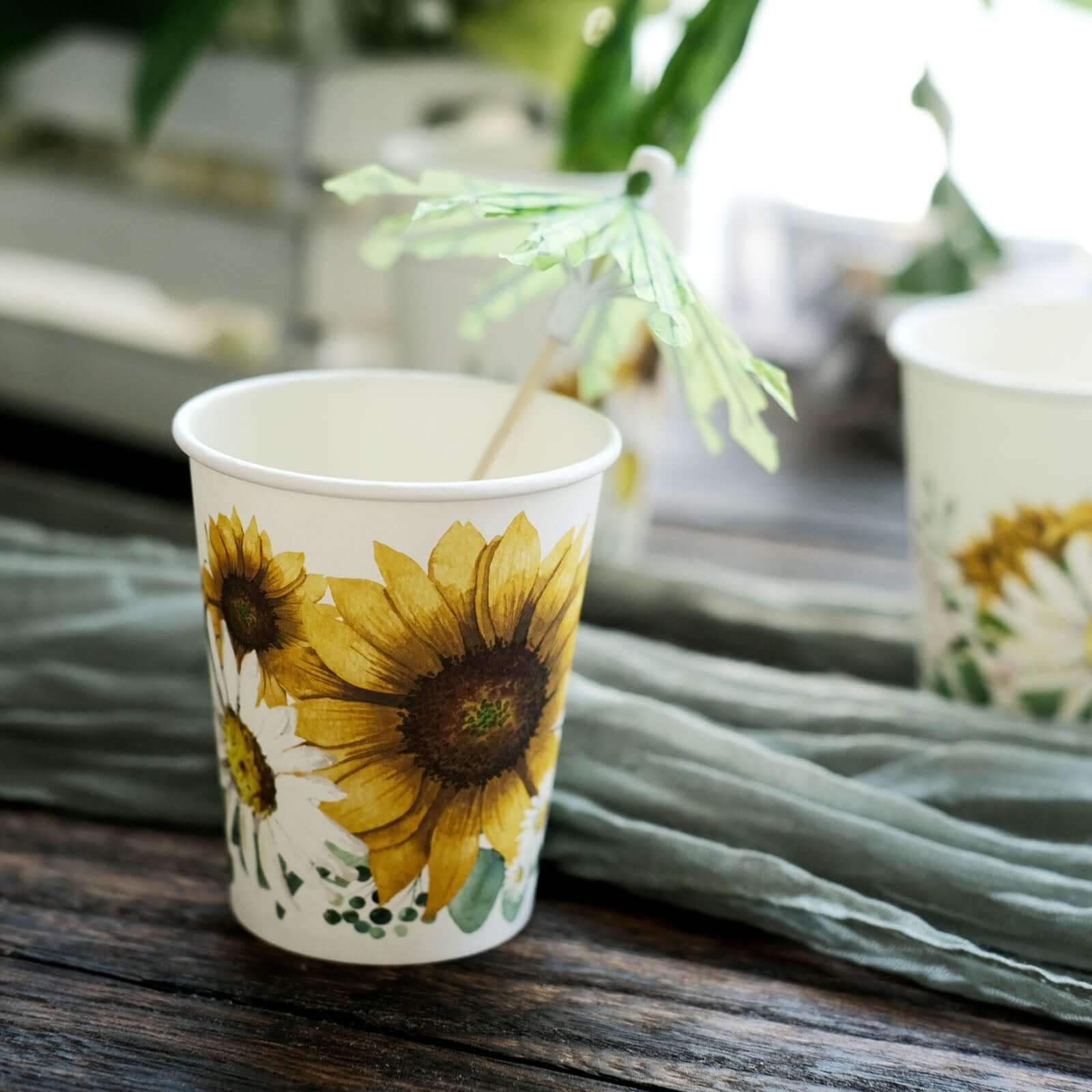 24-Pack Paper Cups in White with Yellow Sunflower Print - Stylish Disposable Party Cups for Hot & Cold Beverages 10oz