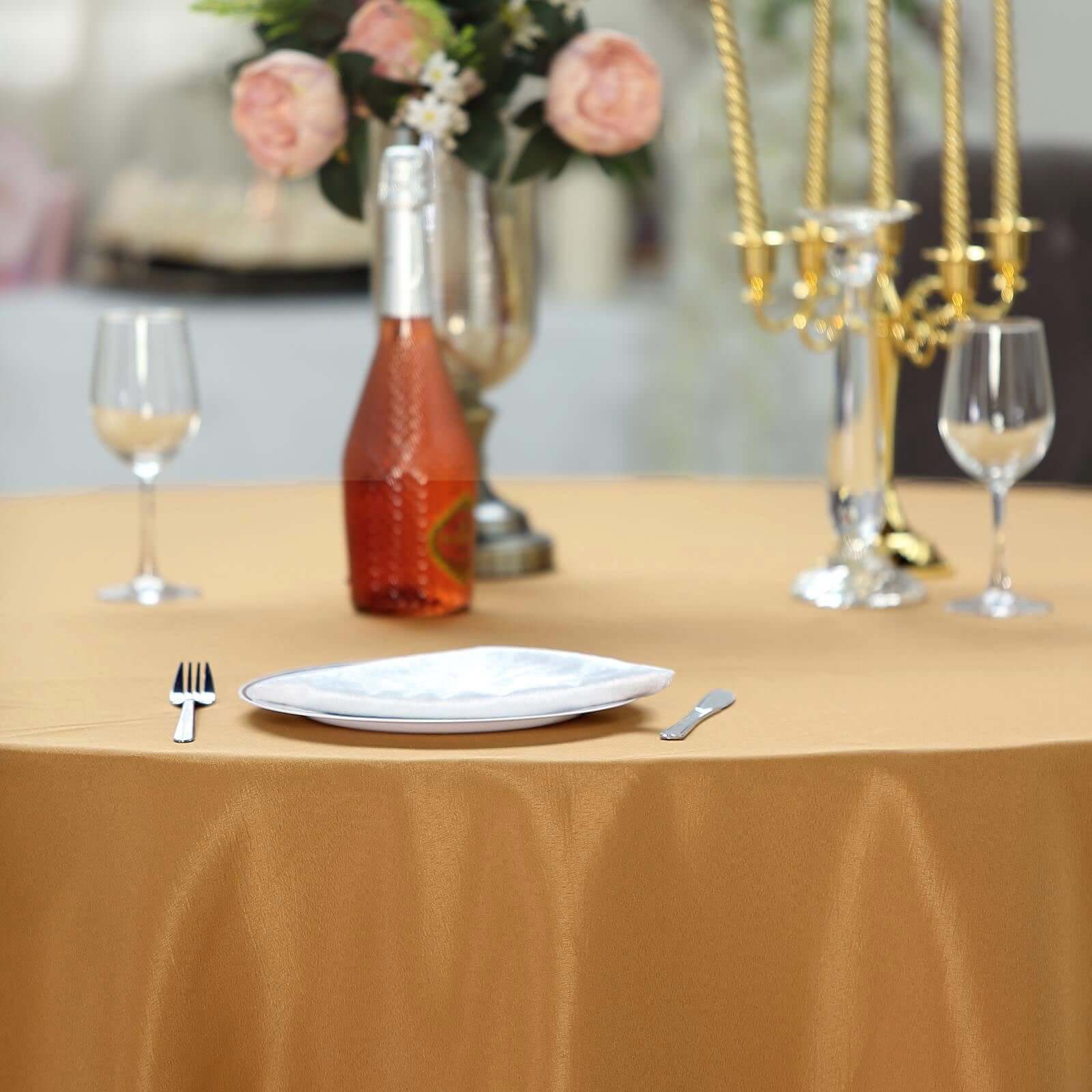 Polyester 132 Round Tablecloth Gold - Seamless Chic Design for Grand Celebrations