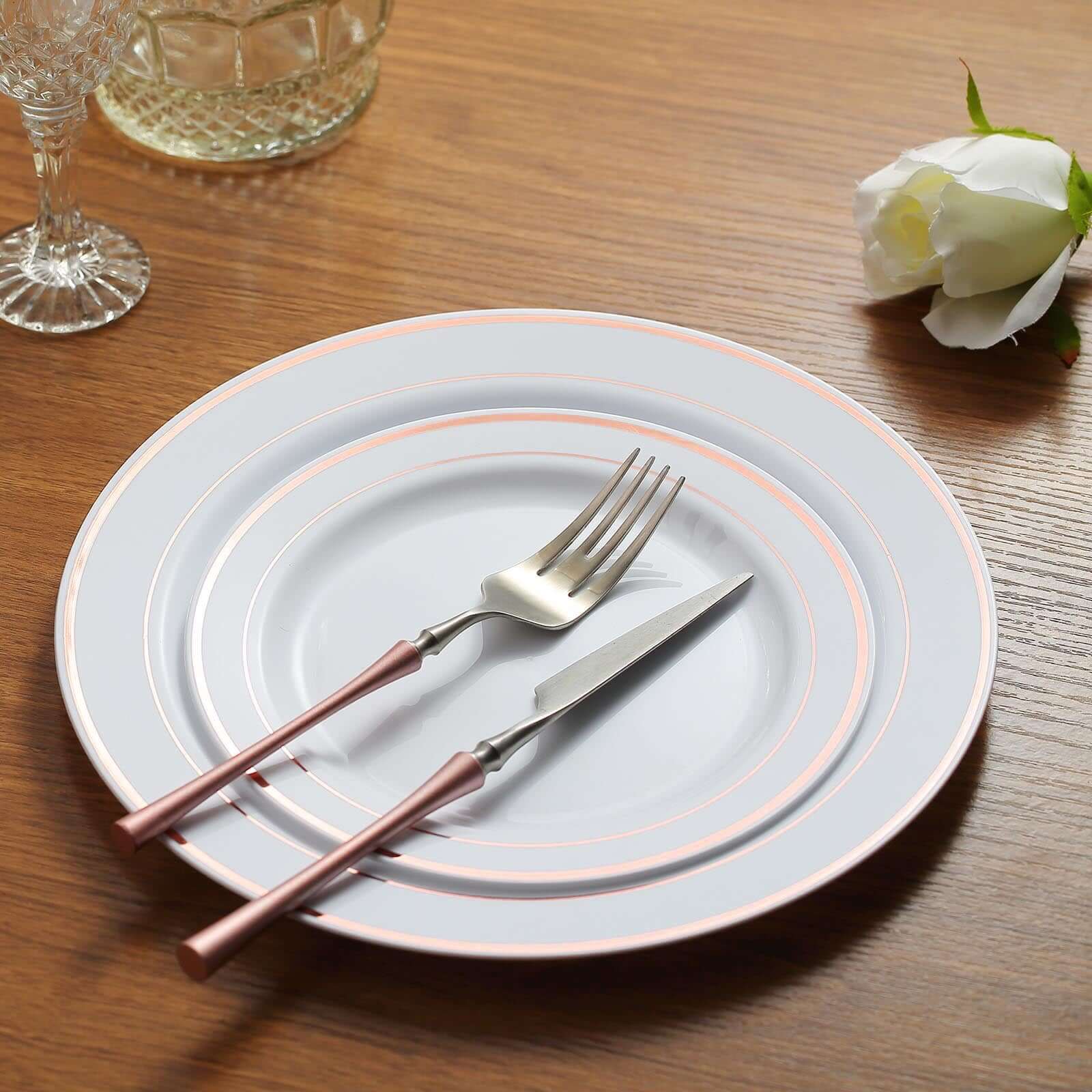 10-Pack Plastic Dinner Plates White with Très Chic Rose Gold Rim - Perfect Disposable Party Plates 10