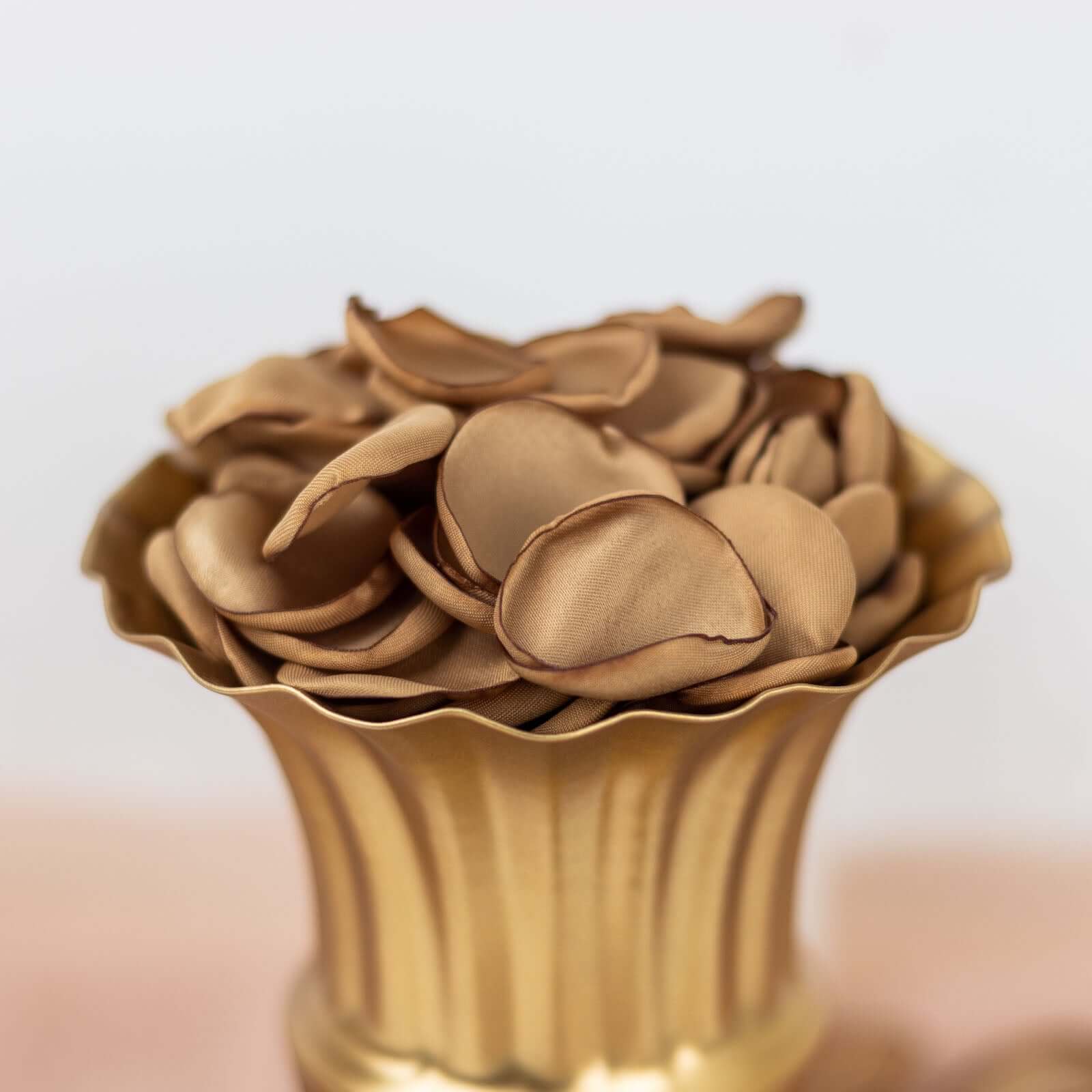 400-Pack Rose Petals Life-Like Flower Confetti Gold Matte Silk Round - Perfect for Event Tables 2