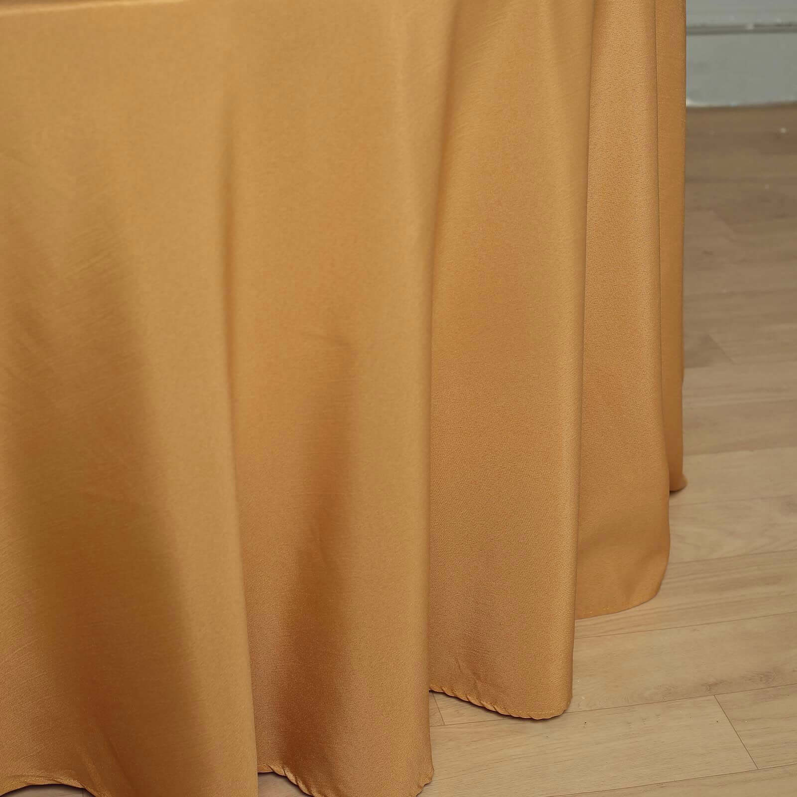 Polyester 132 Round Tablecloth Gold - Seamless Chic Design for Grand Celebrations